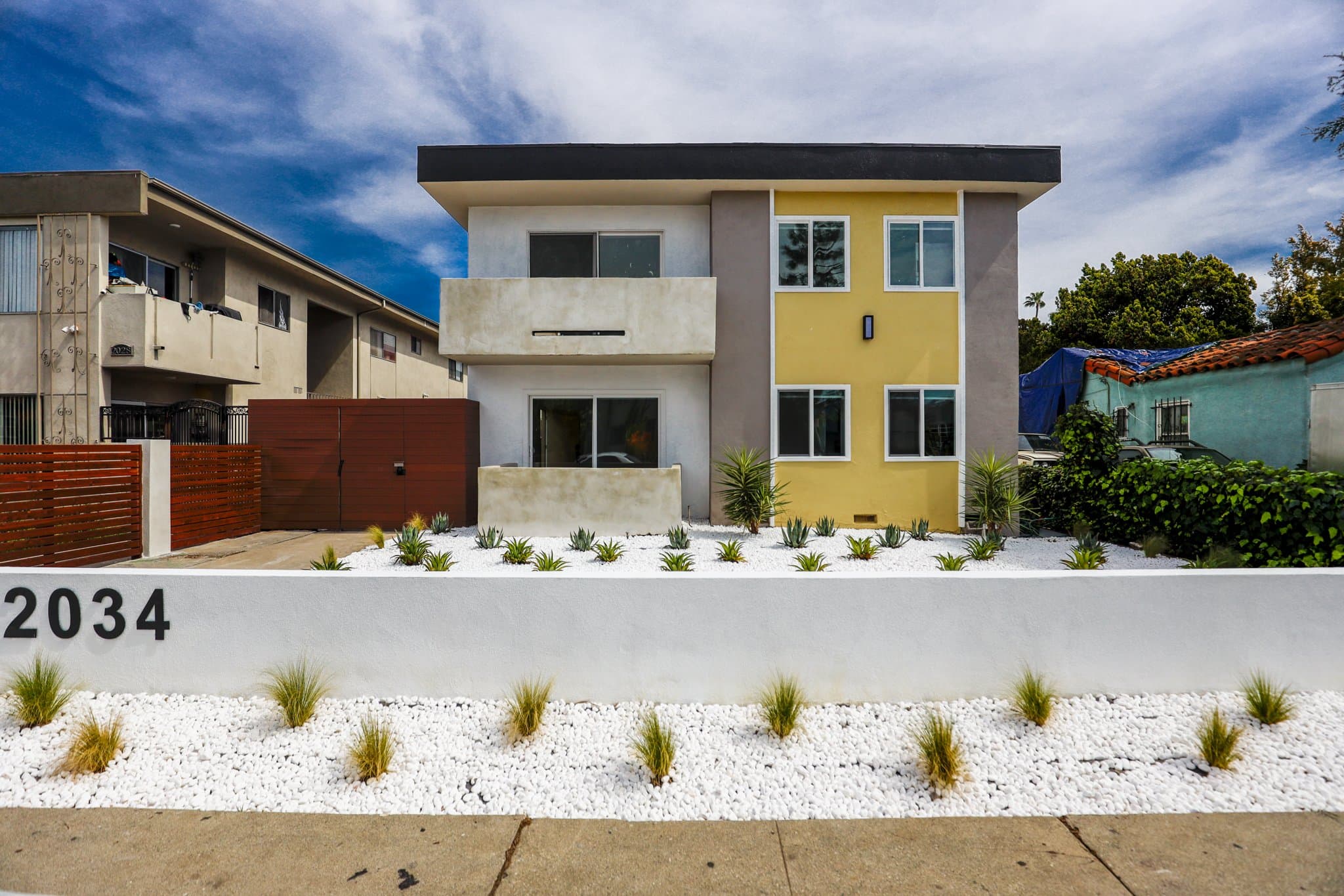 Los Angeles Apartment: 2034 s Garth Avenue