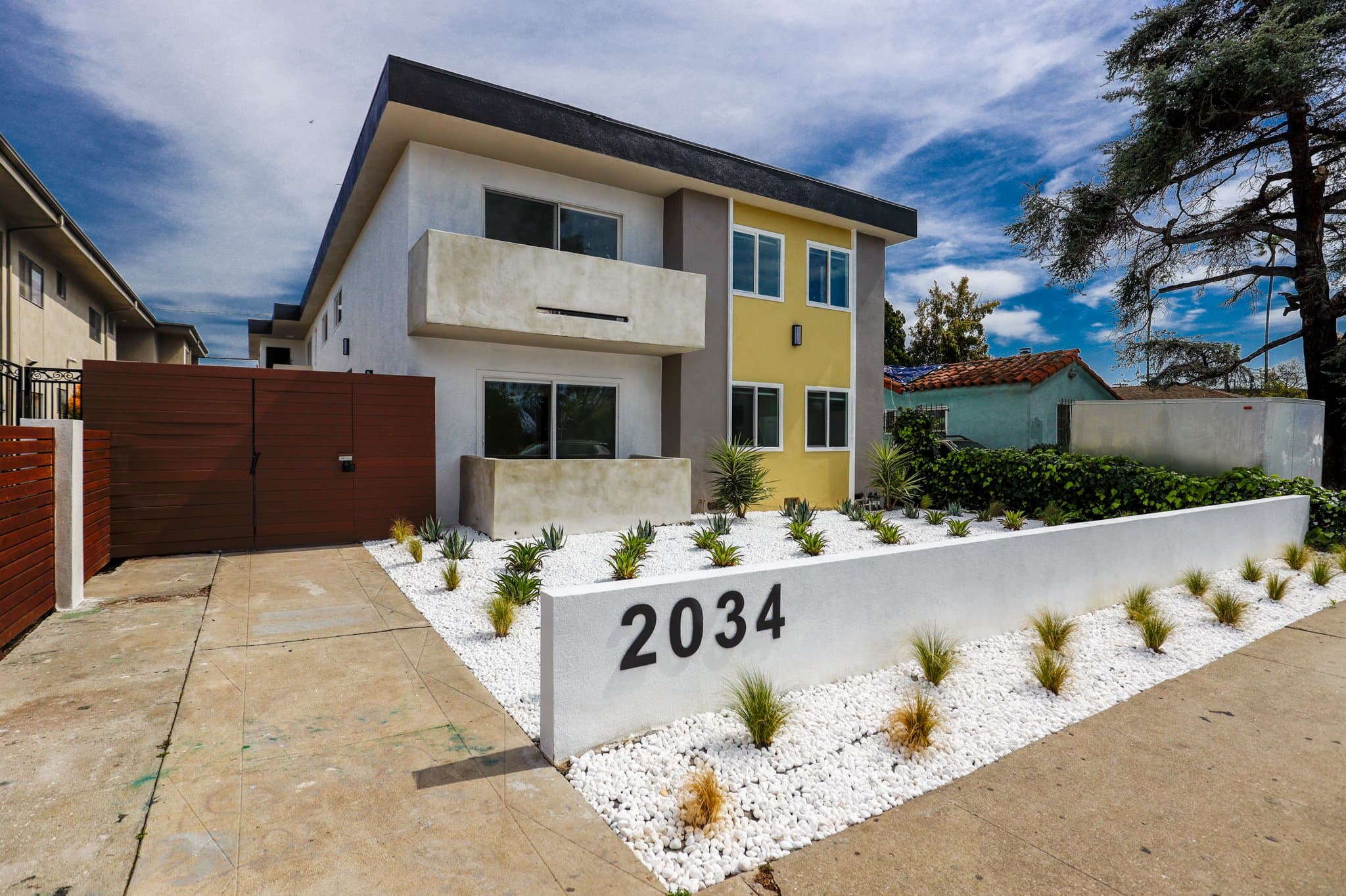 Los Angeles Apartment: 2034 s Garth Avenue