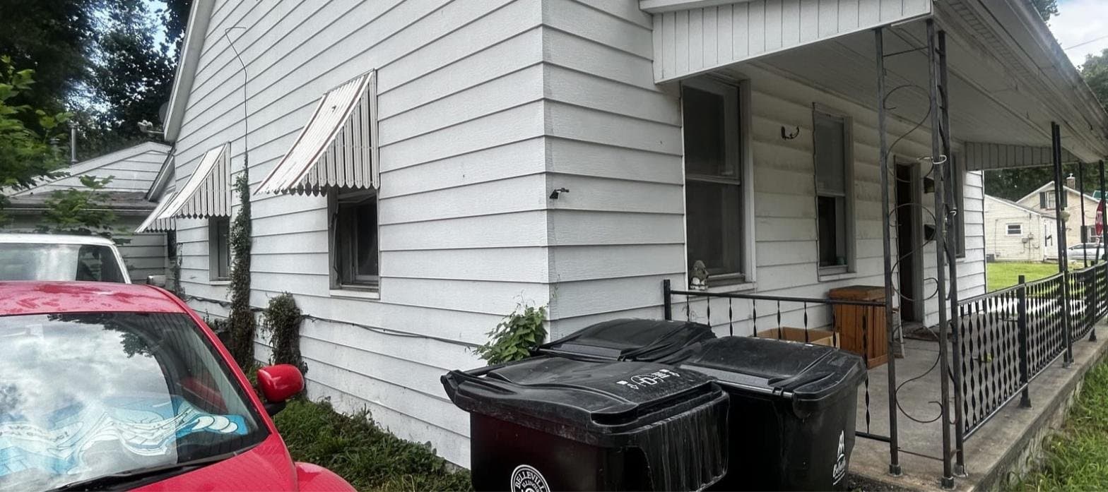 Belleville House: 233 N 11th St