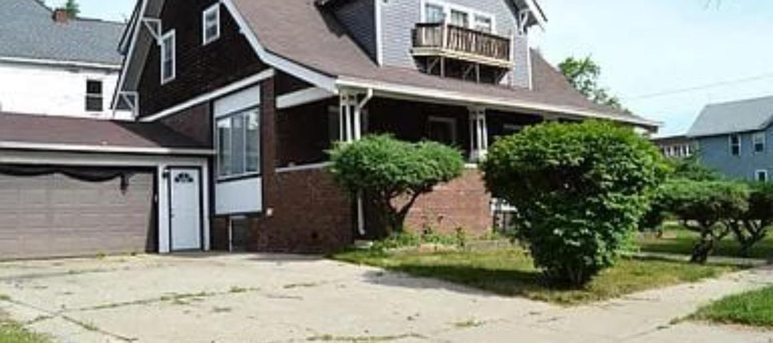 Saginaw House: 525 Owen St