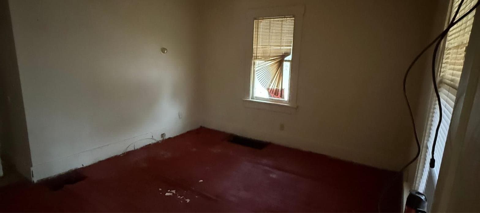 Decatur House: 1652 E Hickory St