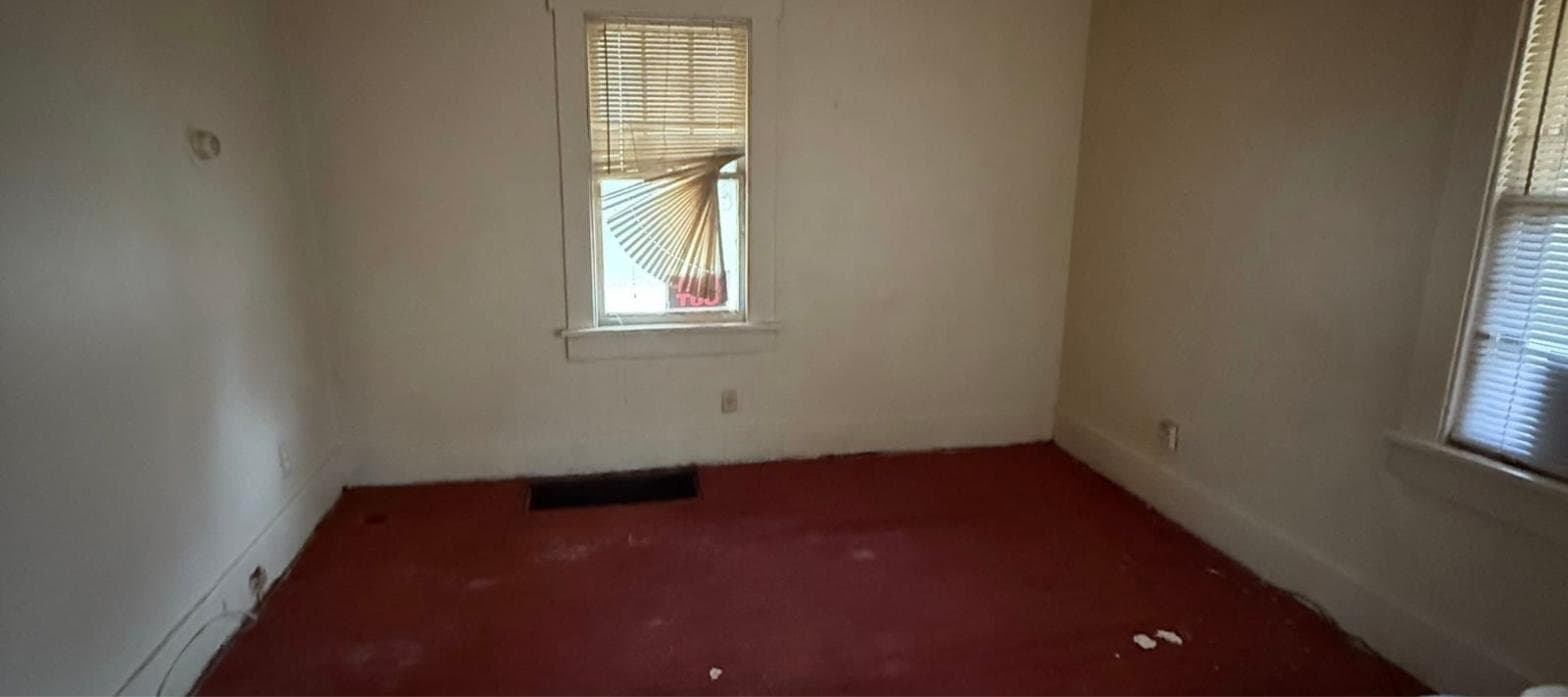 Decatur House: 1652 E Hickory St