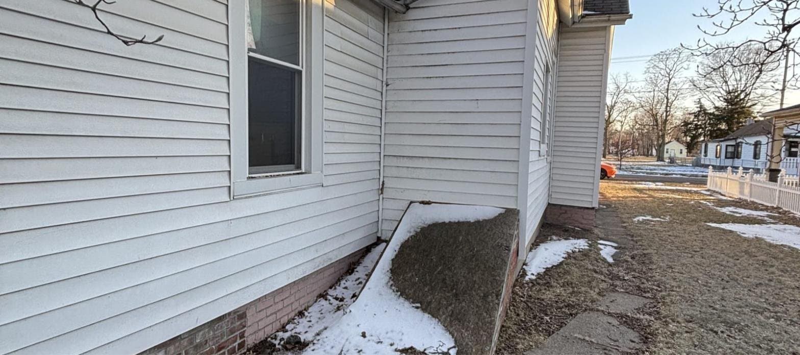 Peoria House: 911 W Hurlburt St