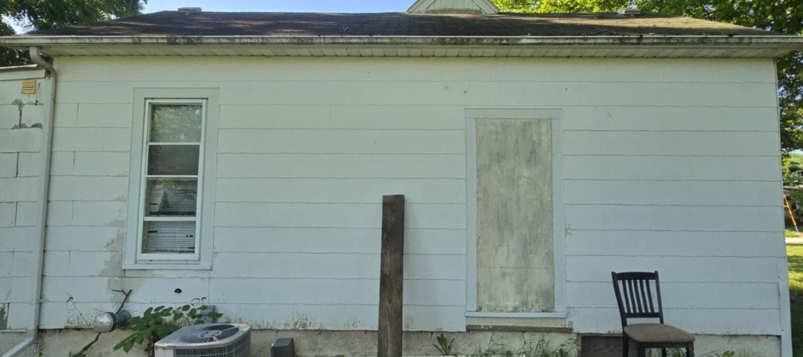 Macomb House: 526 W Chandler St