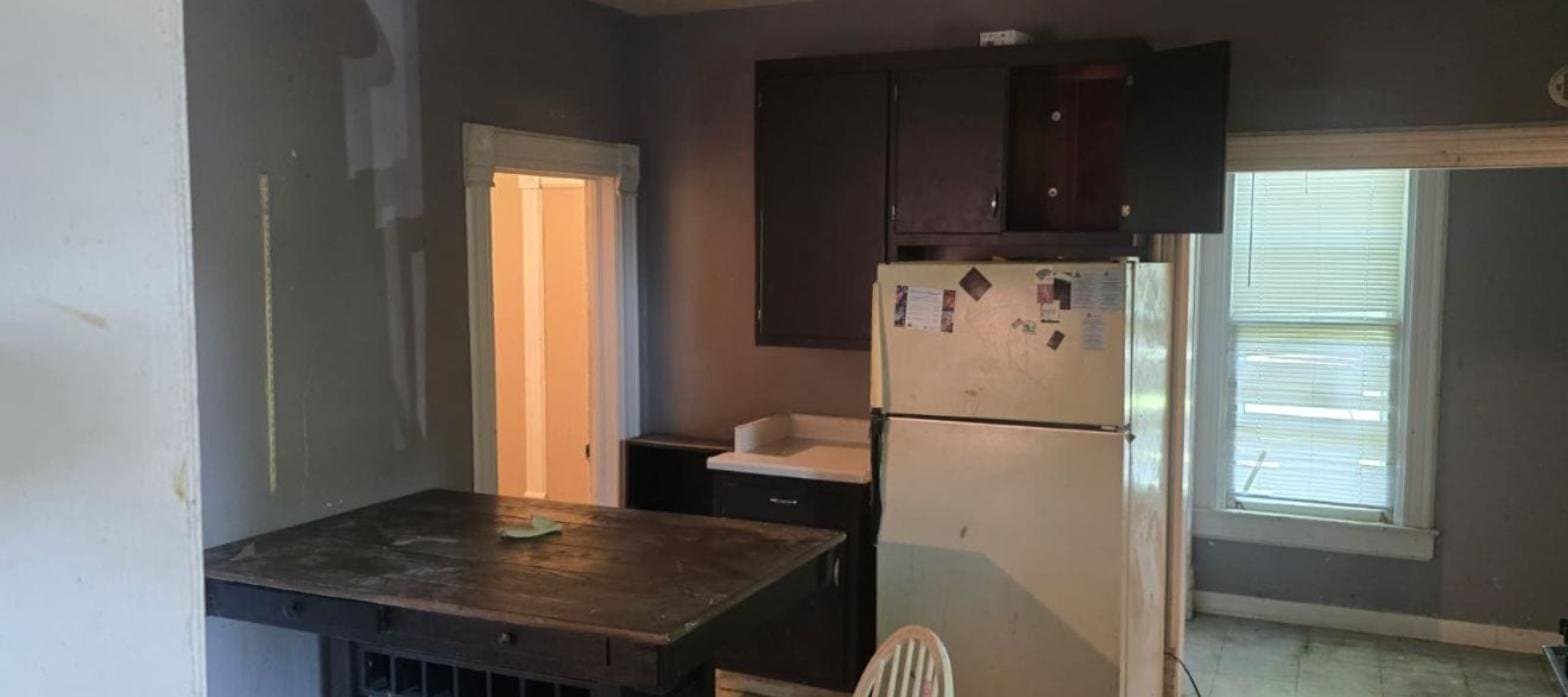 Macomb House: 526 W Chandler St