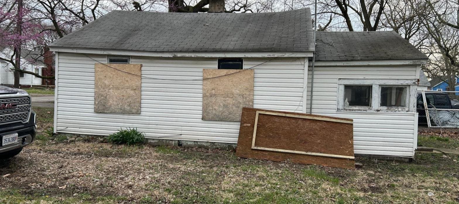 Decatur House: 2827 E Hickory St