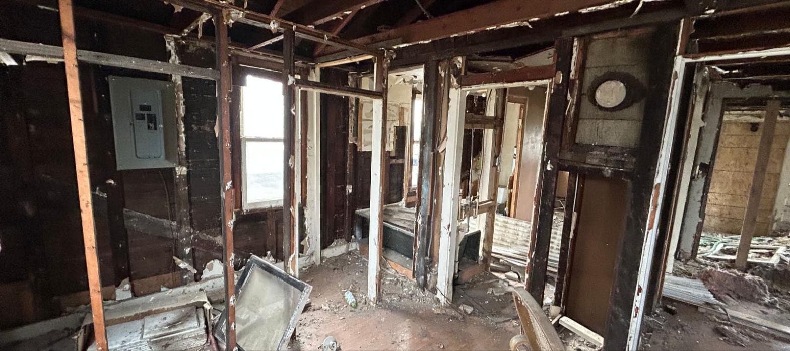 Decatur House: 2827 E Hickory St