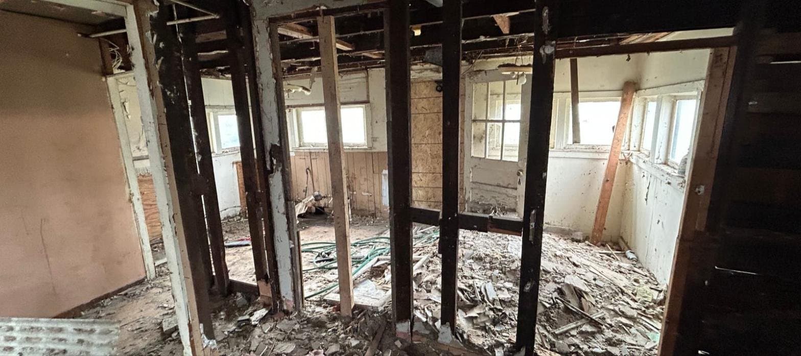 Decatur House: 2827 E Hickory St
