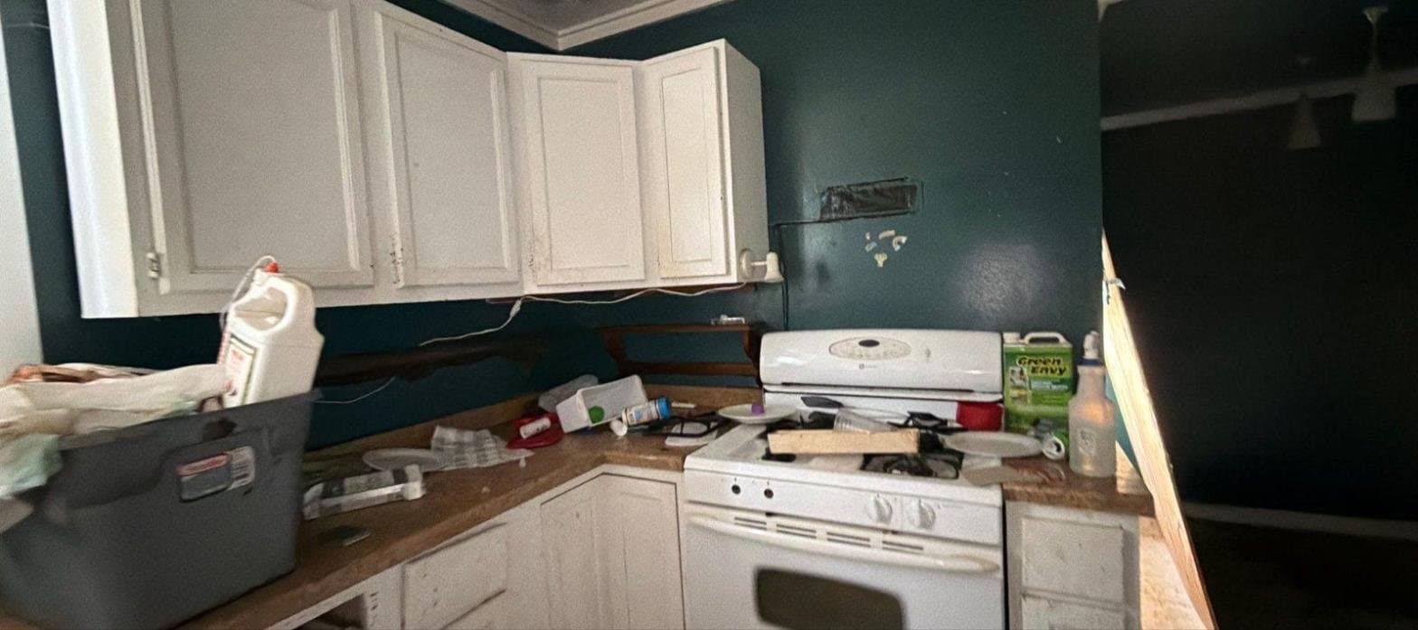 Centralia House: 805 S Hickory St
