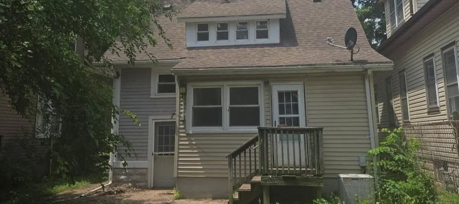 Peoria House: 800 S Greenlawn Ave