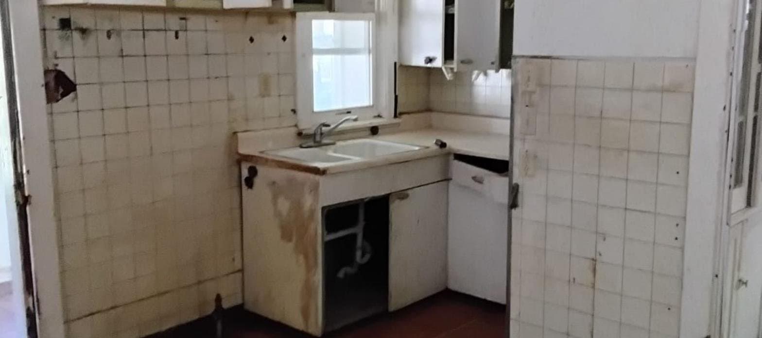 Peoria House: 800 S Greenlawn Ave