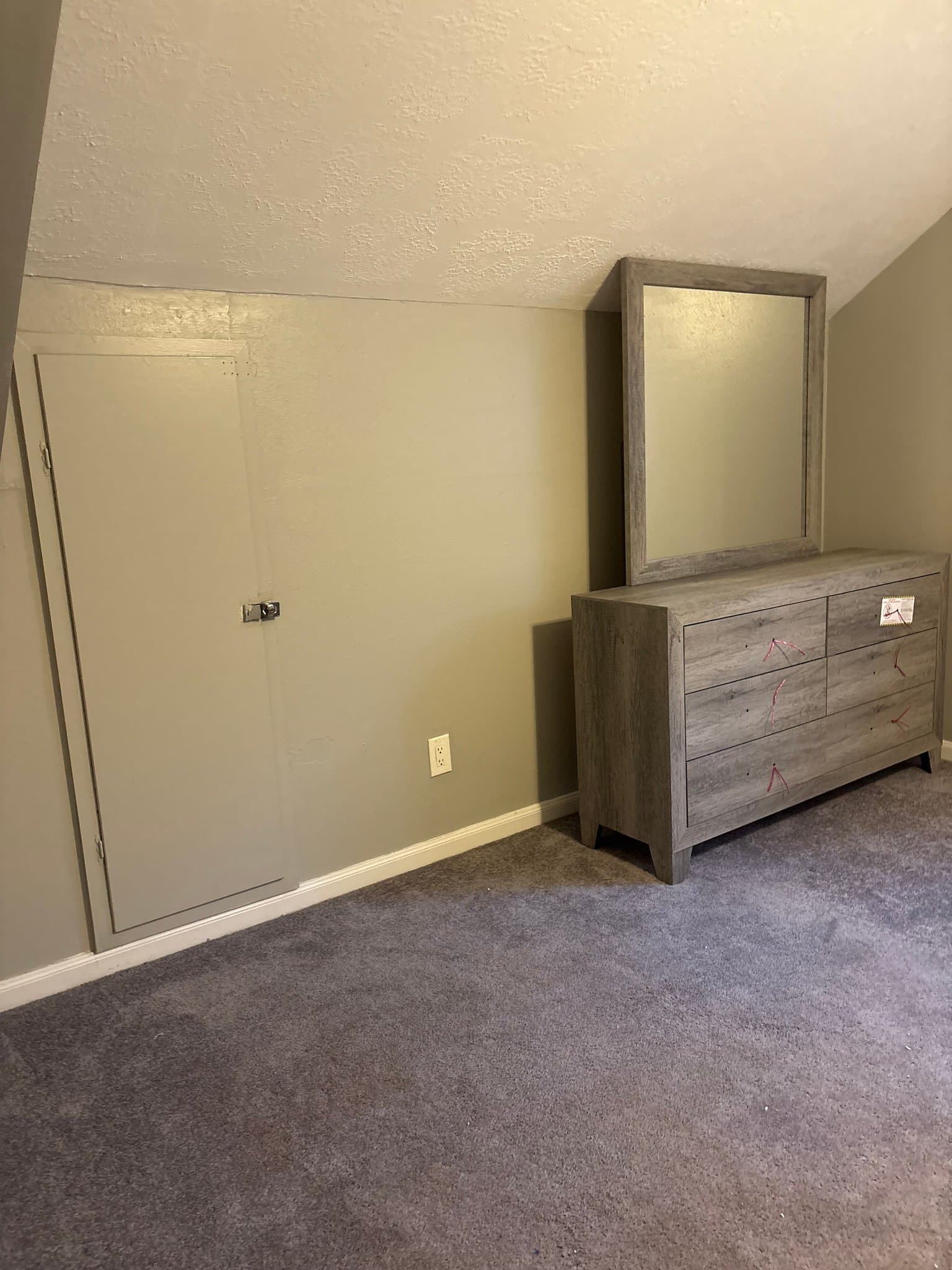 Prairie View Single Room: 318 Elm Street