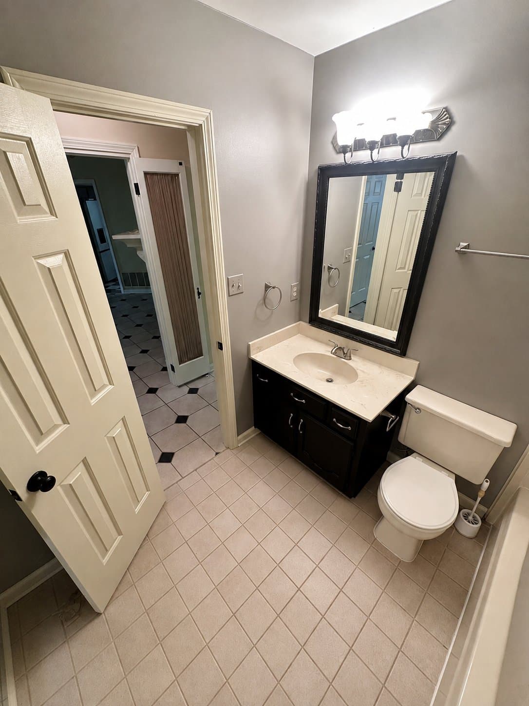 Lakeland House: 3211 Shadow Green Ln