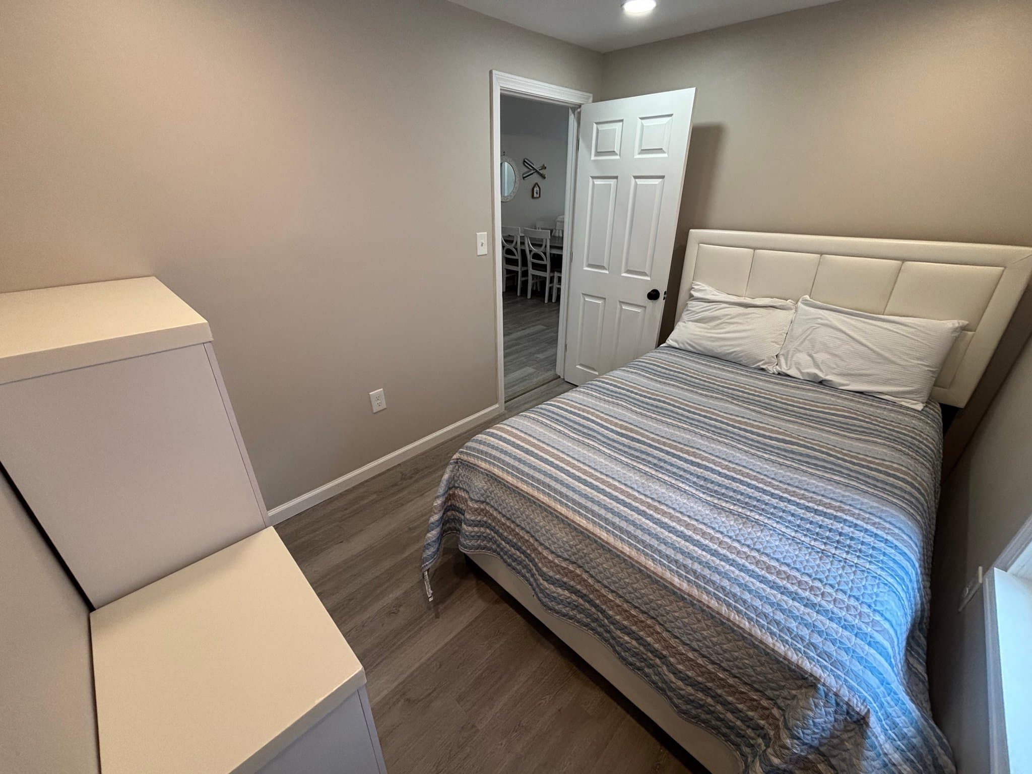 Hampton House: 6 Epping Avenue
