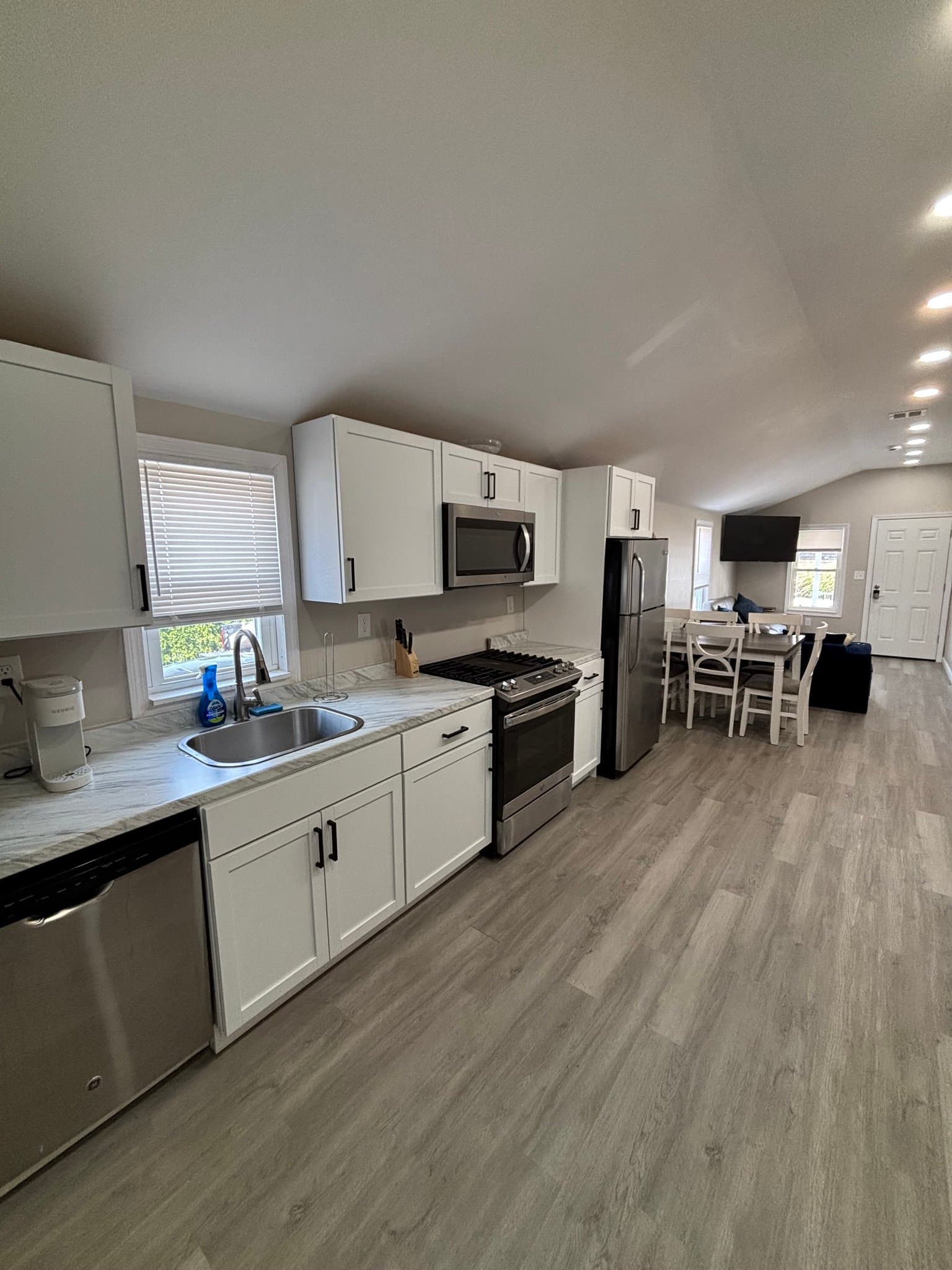 Hampton House: 6 Epping Avenue