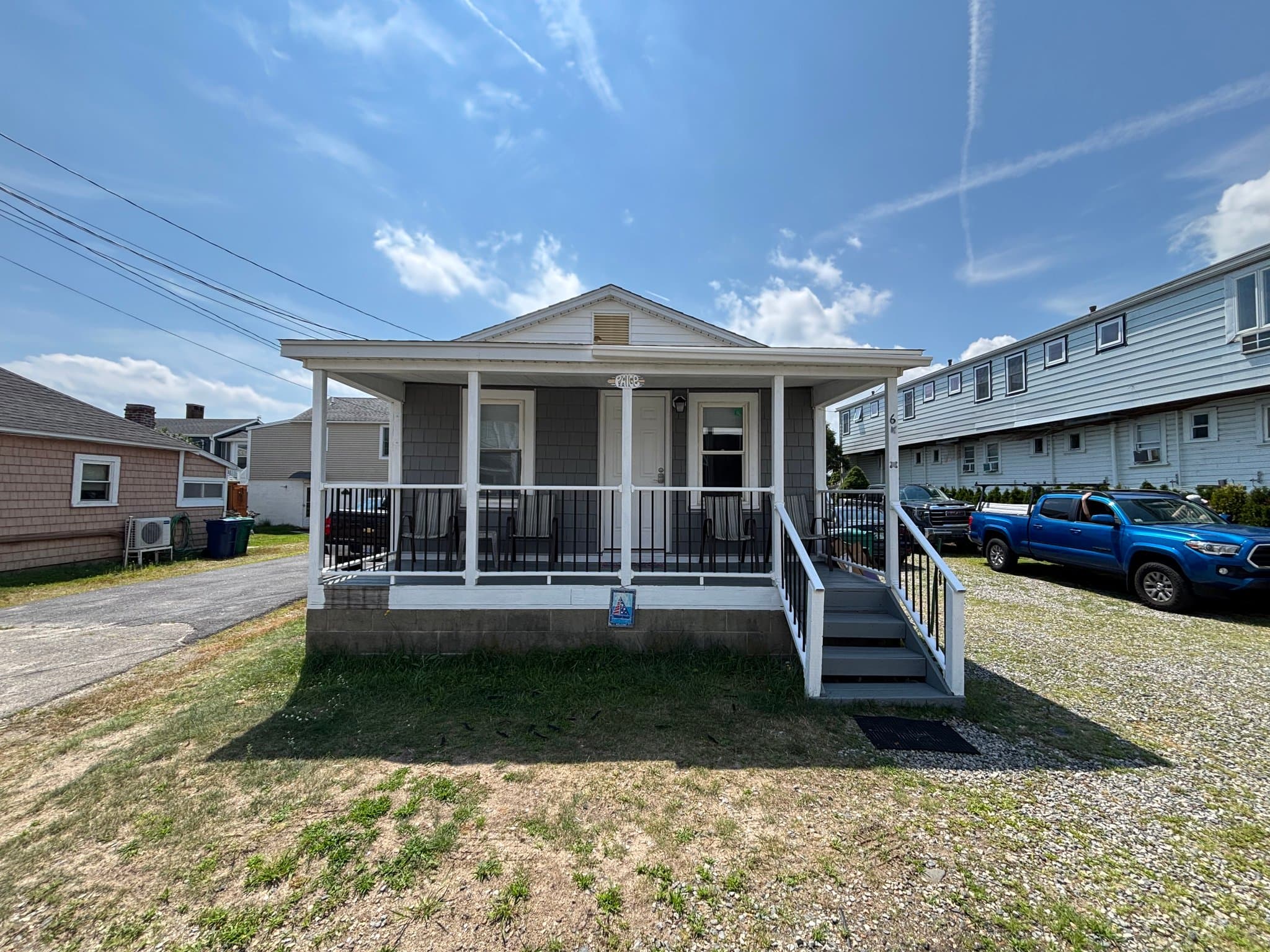 Hampton House: 6 Epping Avenue
