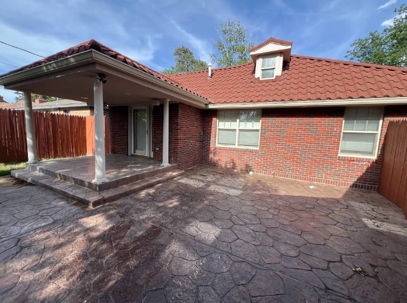 Amarillo House: 1606 S Travis St
