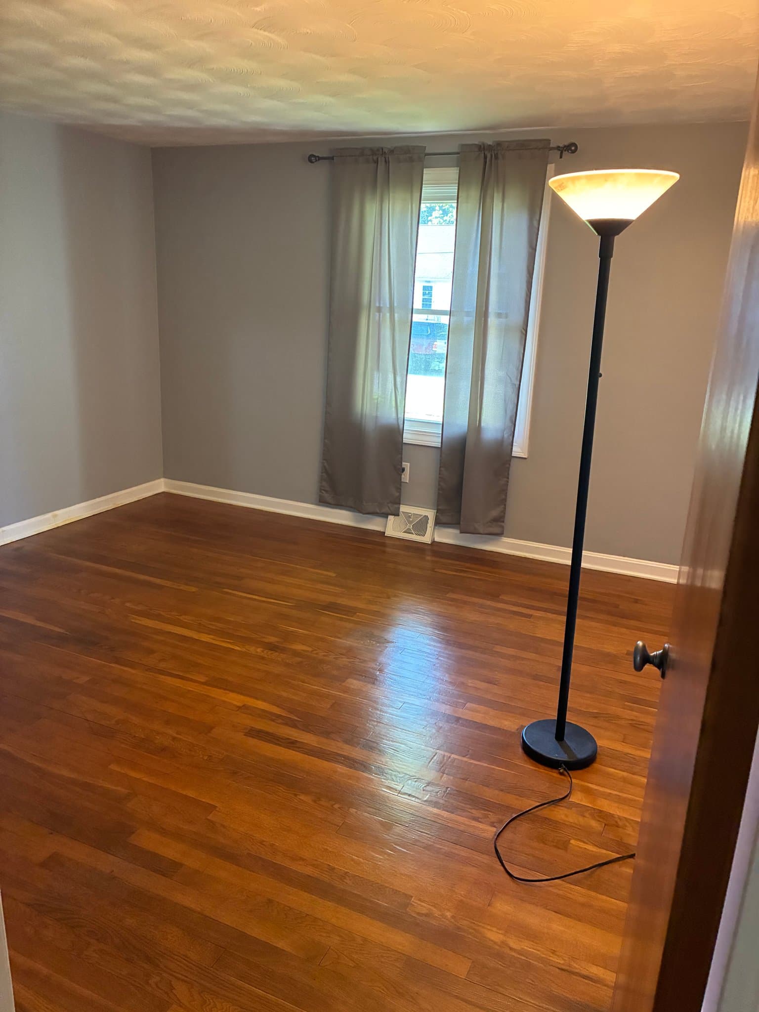Grafton House: 1163 Hickory Street