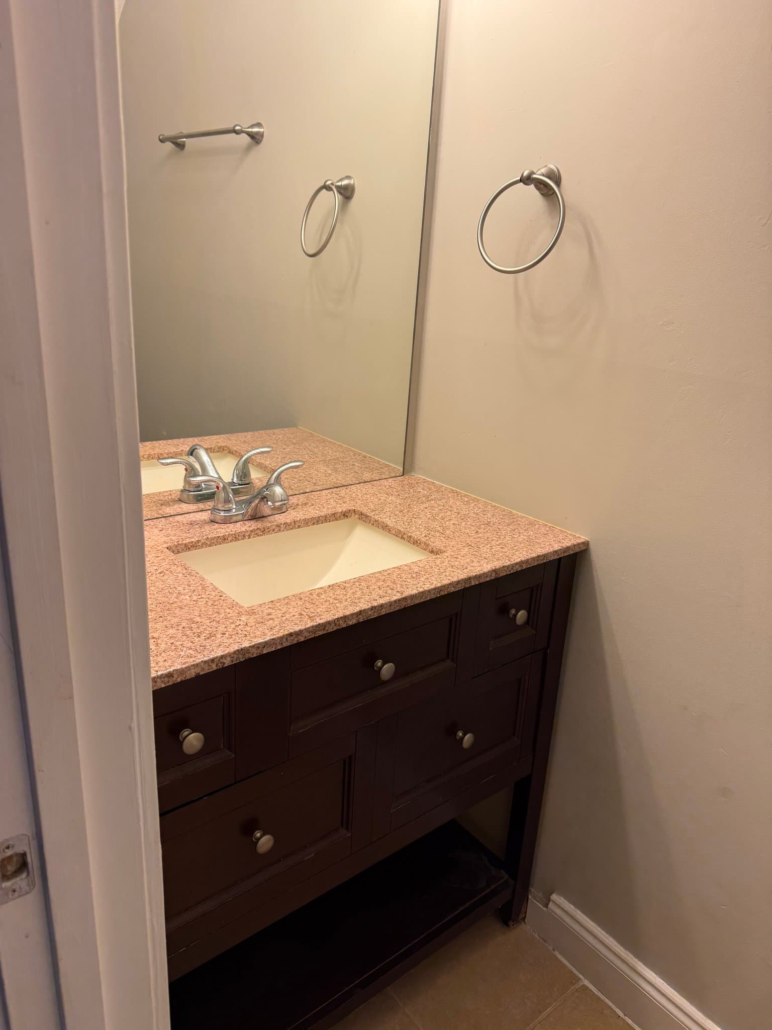 'stone Mountain Townhome: 5715 Wells Circle