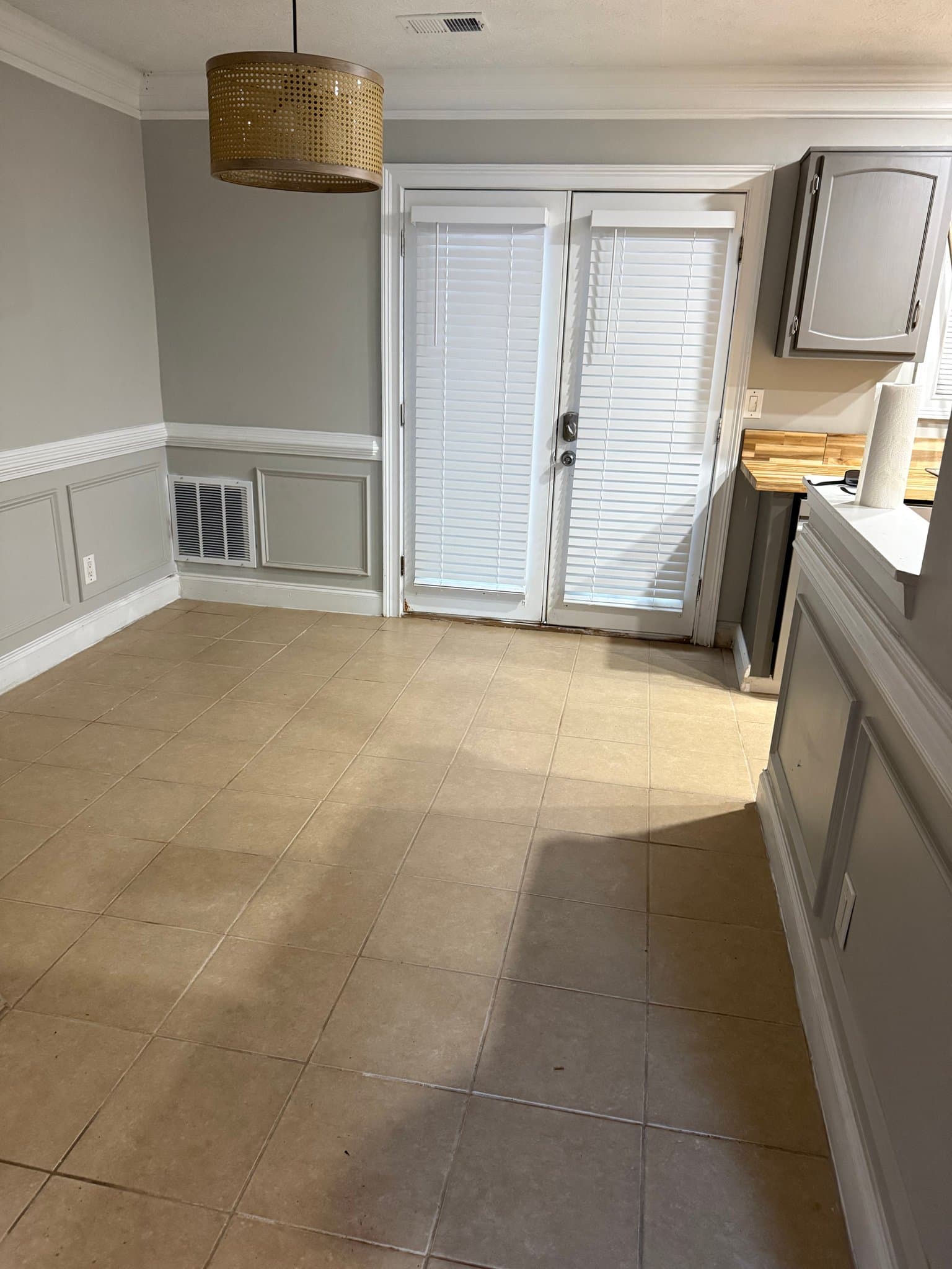 'stone Mountain Townhome: 5715 Wells Circle