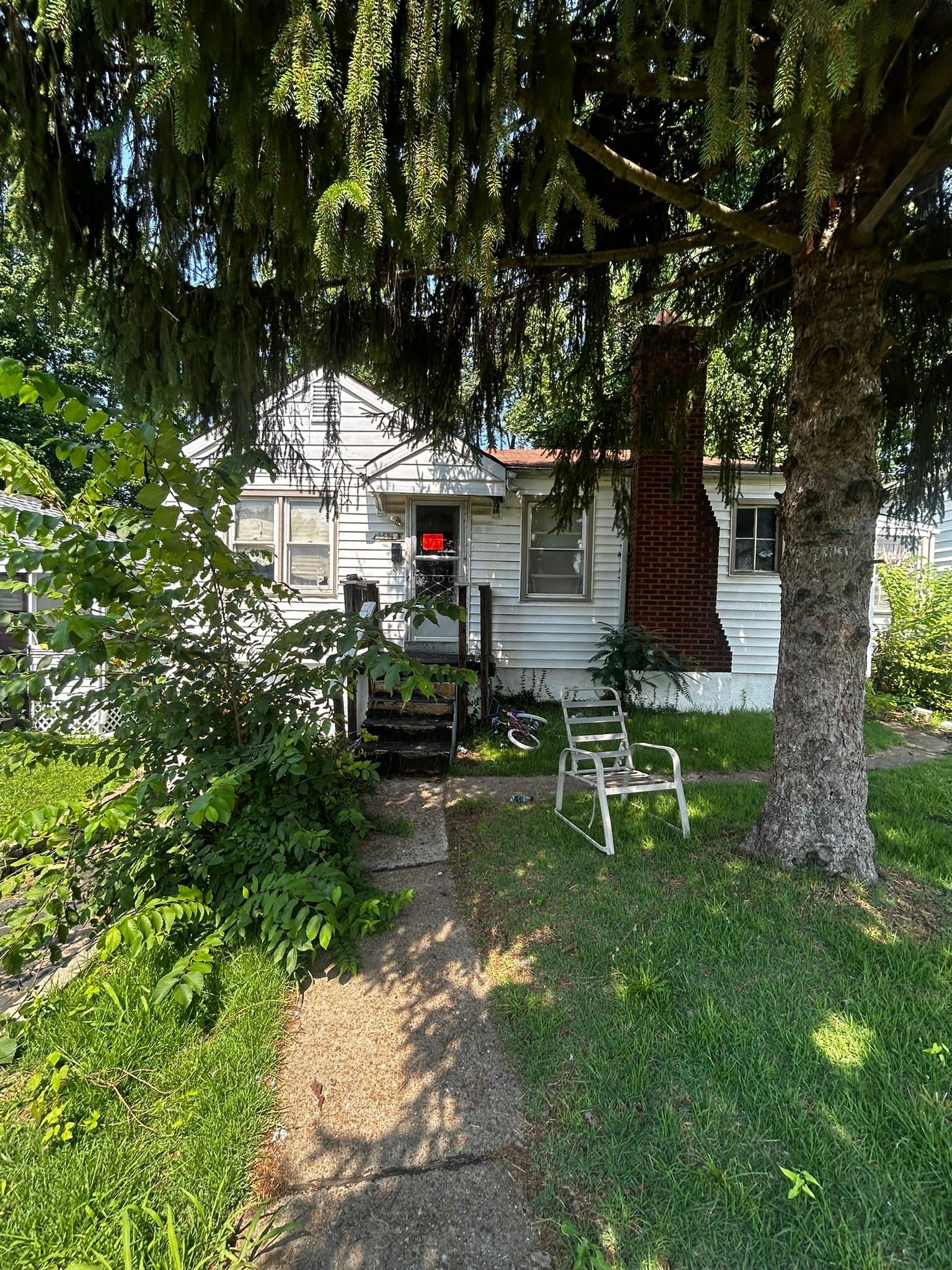 Saint Louis House: 5621 Sunbury Ave