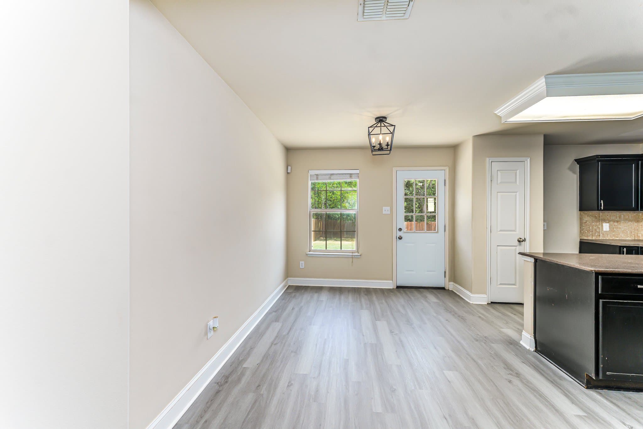 Dallas House: 5946 Harbor Glen Dr