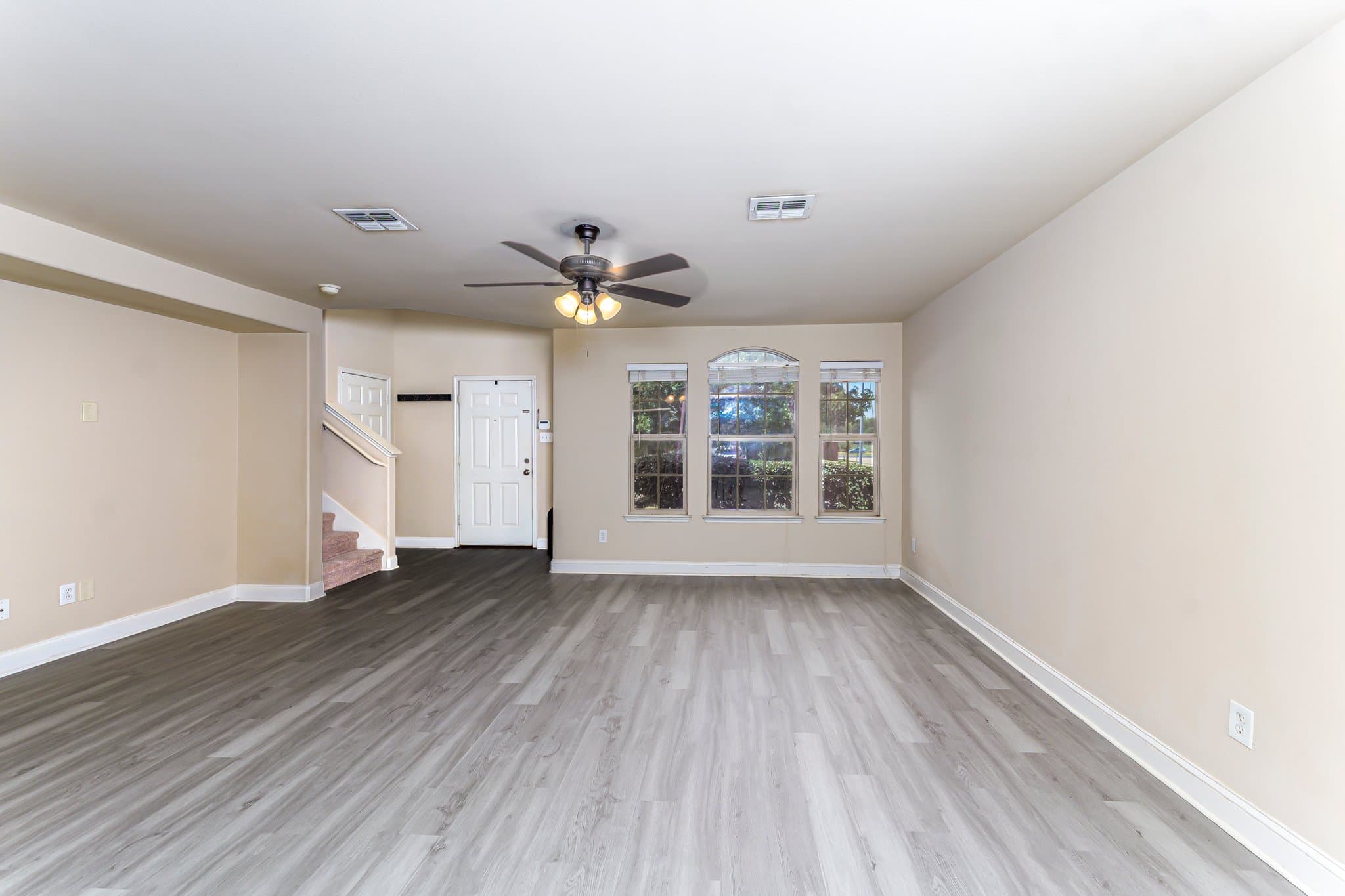 Dallas House: 5946 Harbor Glen Dr