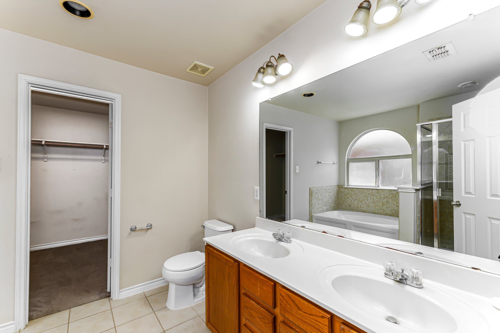 Dallas House: 5946 Harbor Glen Dr