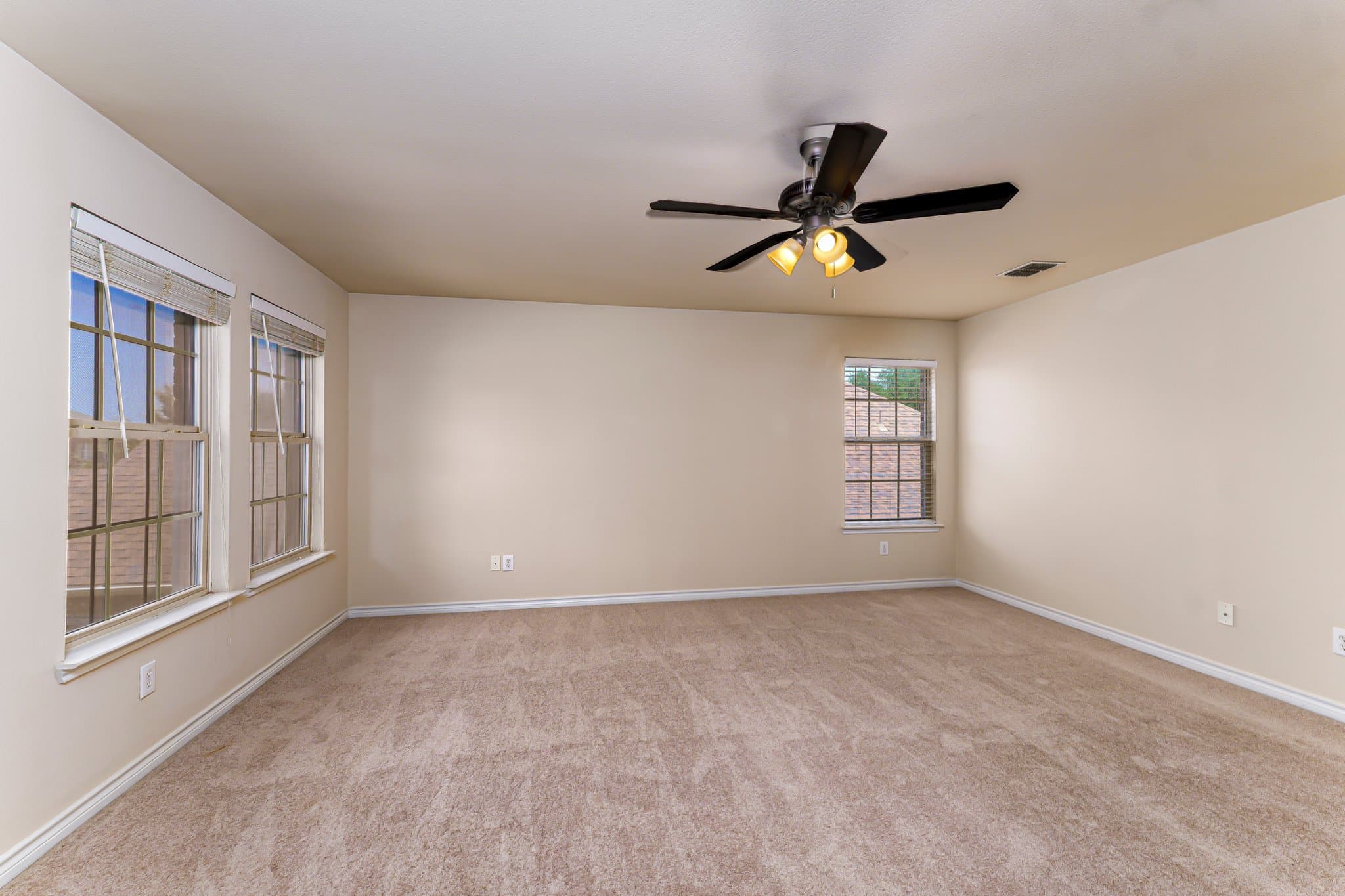 Dallas House: 5946 Harbor Glen Dr