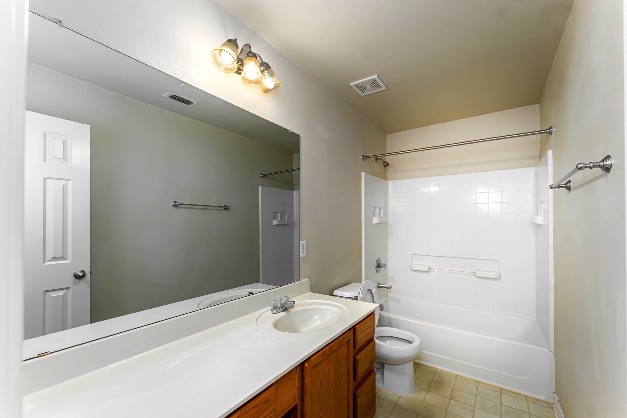 Dallas House: 5946 Harbor Glen Dr