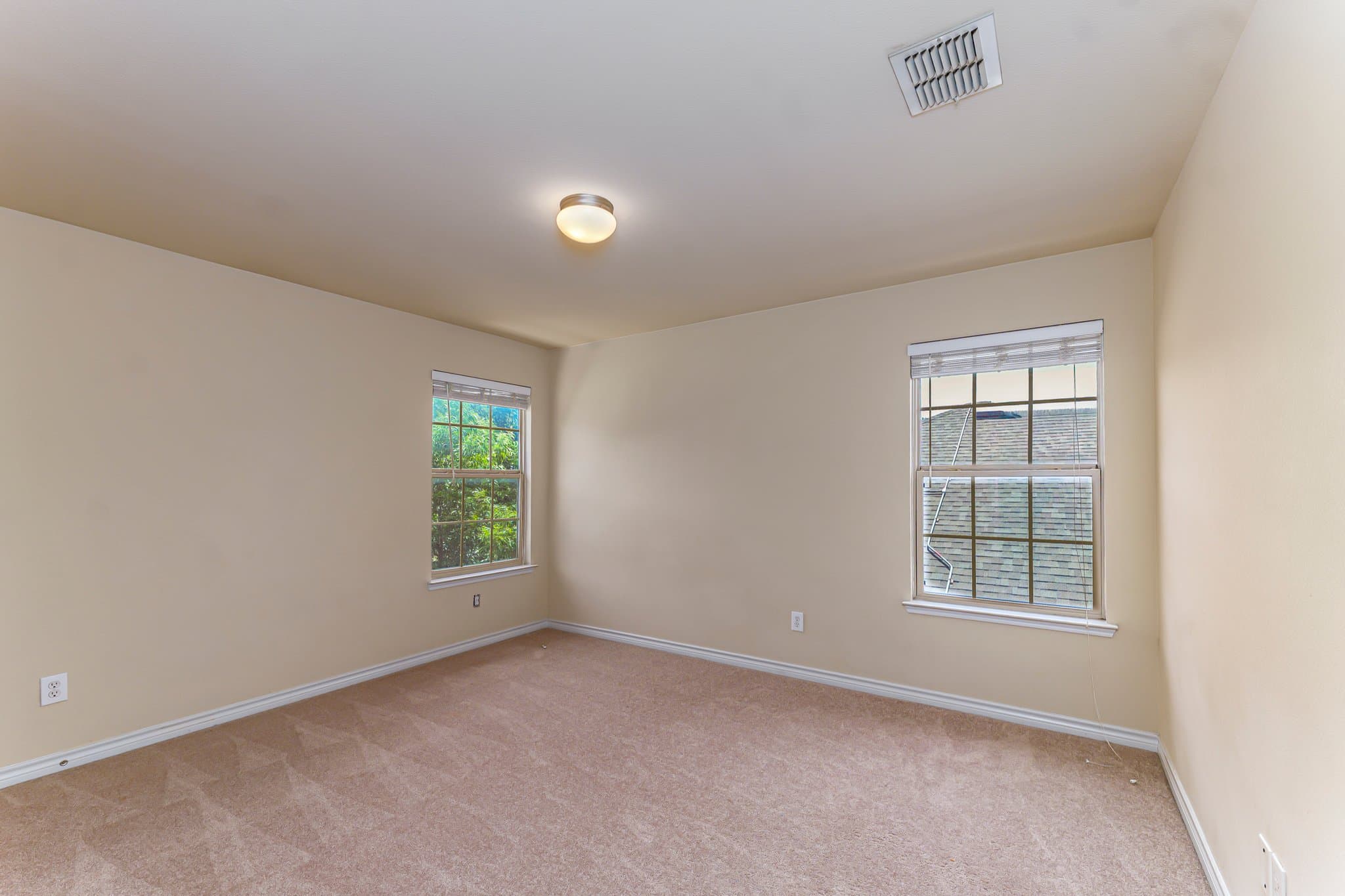 Dallas House: 5946 Harbor Glen Dr