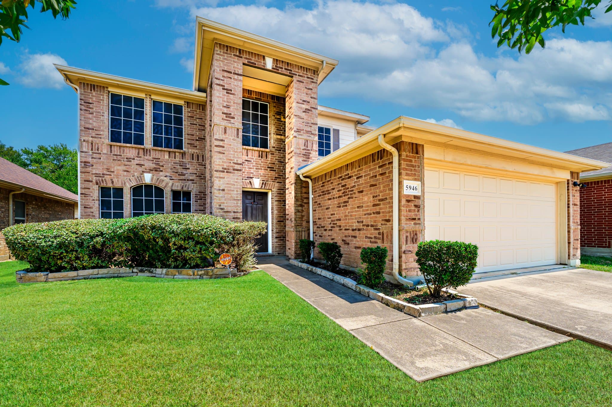 Dallas House: 5946 Harbor Glen Dr