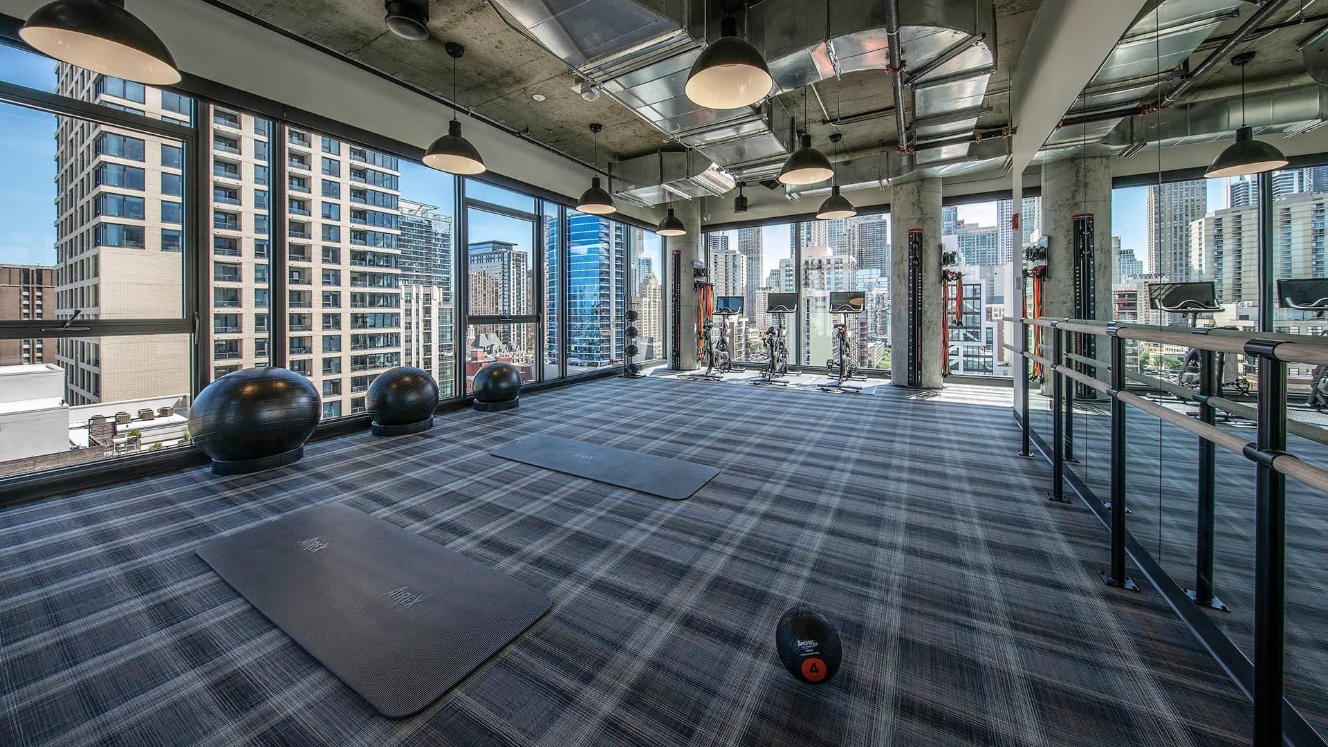 Chicago Condo: 677 North Wells St