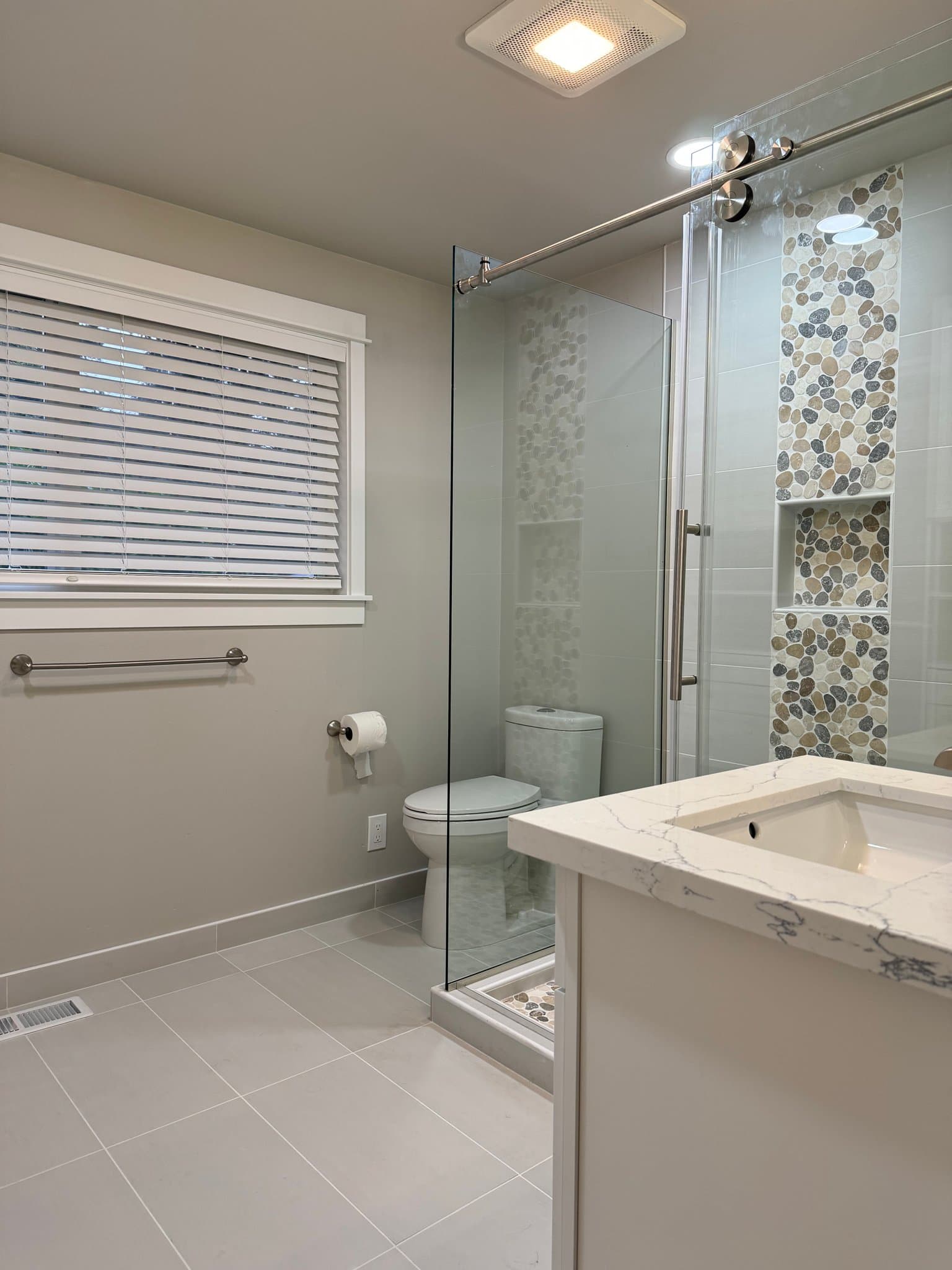 Bellevue House: 16209 Lake Hills Blvd