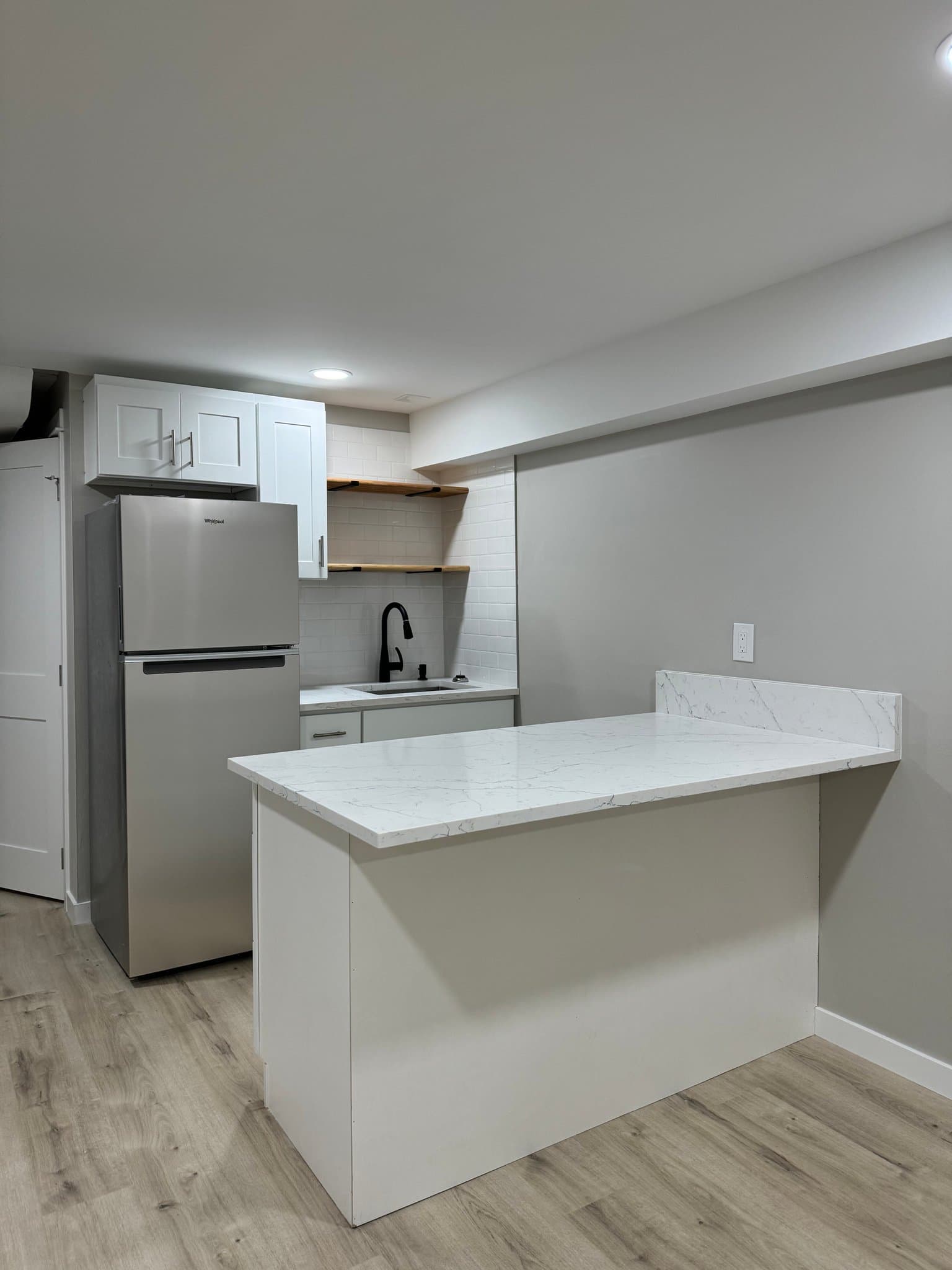 Bellevue House: 16209 Lake Hills Blvd