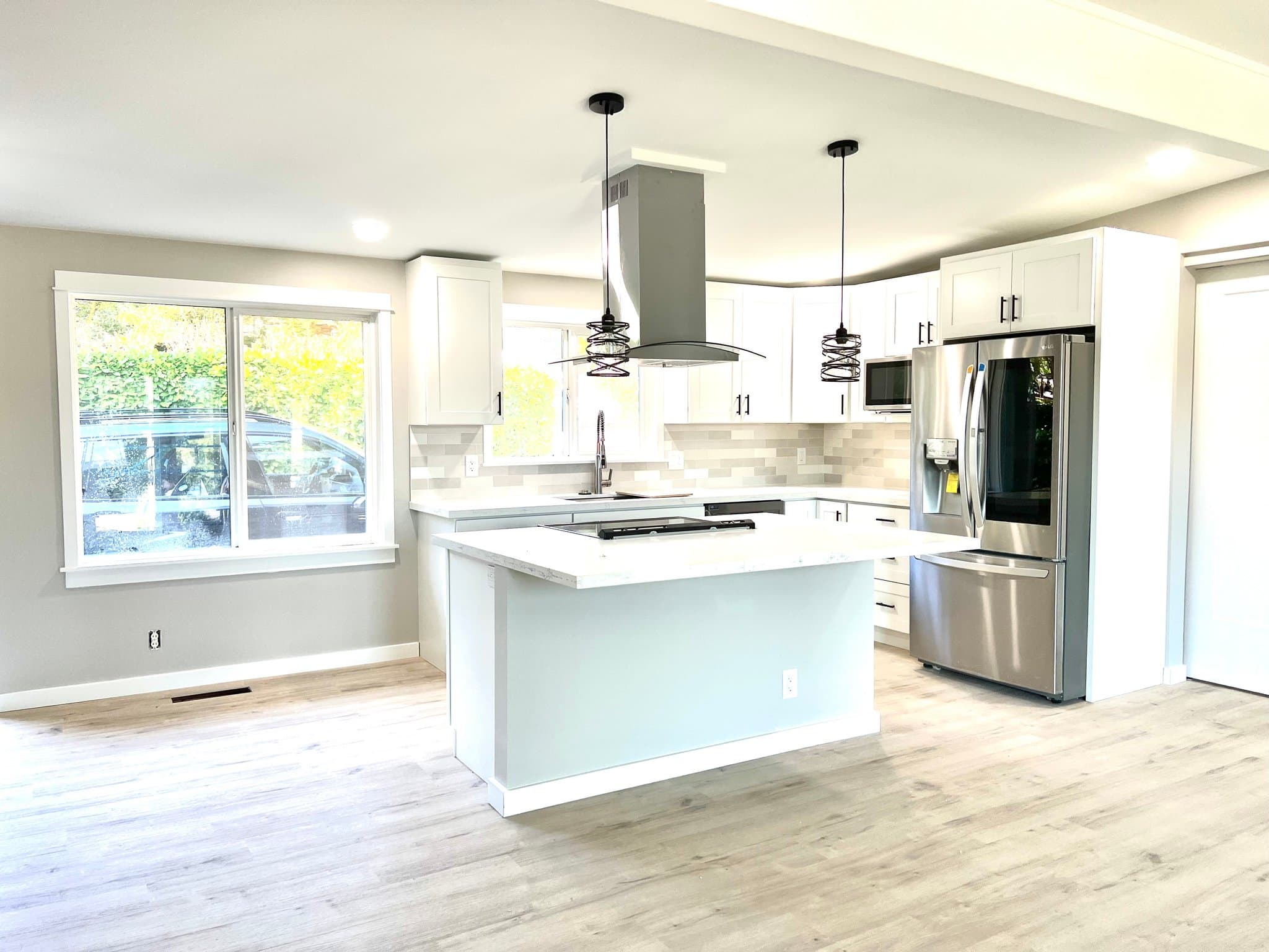 Bellevue House: 16209 Lake Hills Blvd