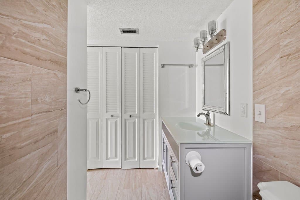 Vero Beach Condo: 1166 6th Ave
