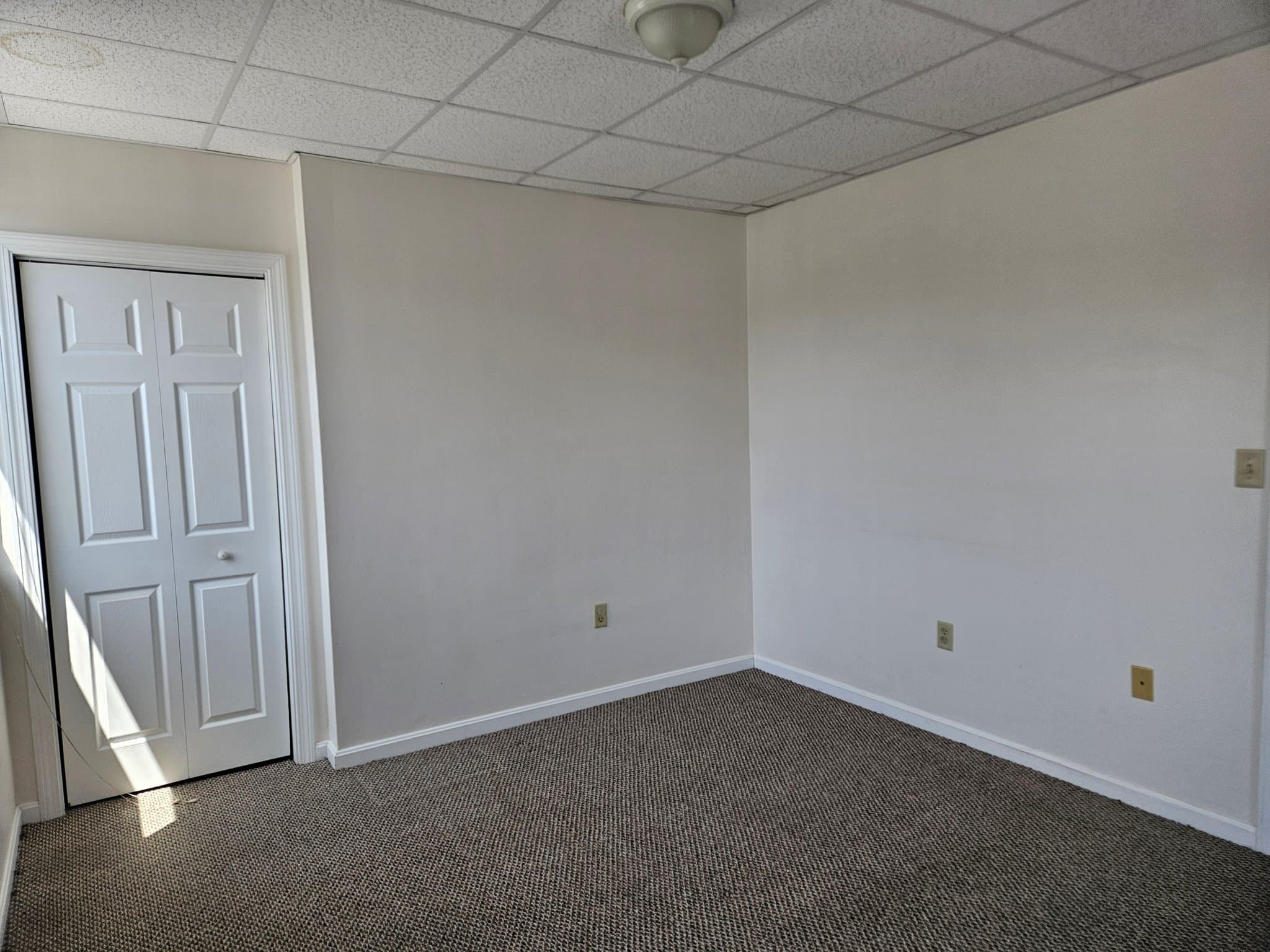 Webster Apartment: 37 lake street