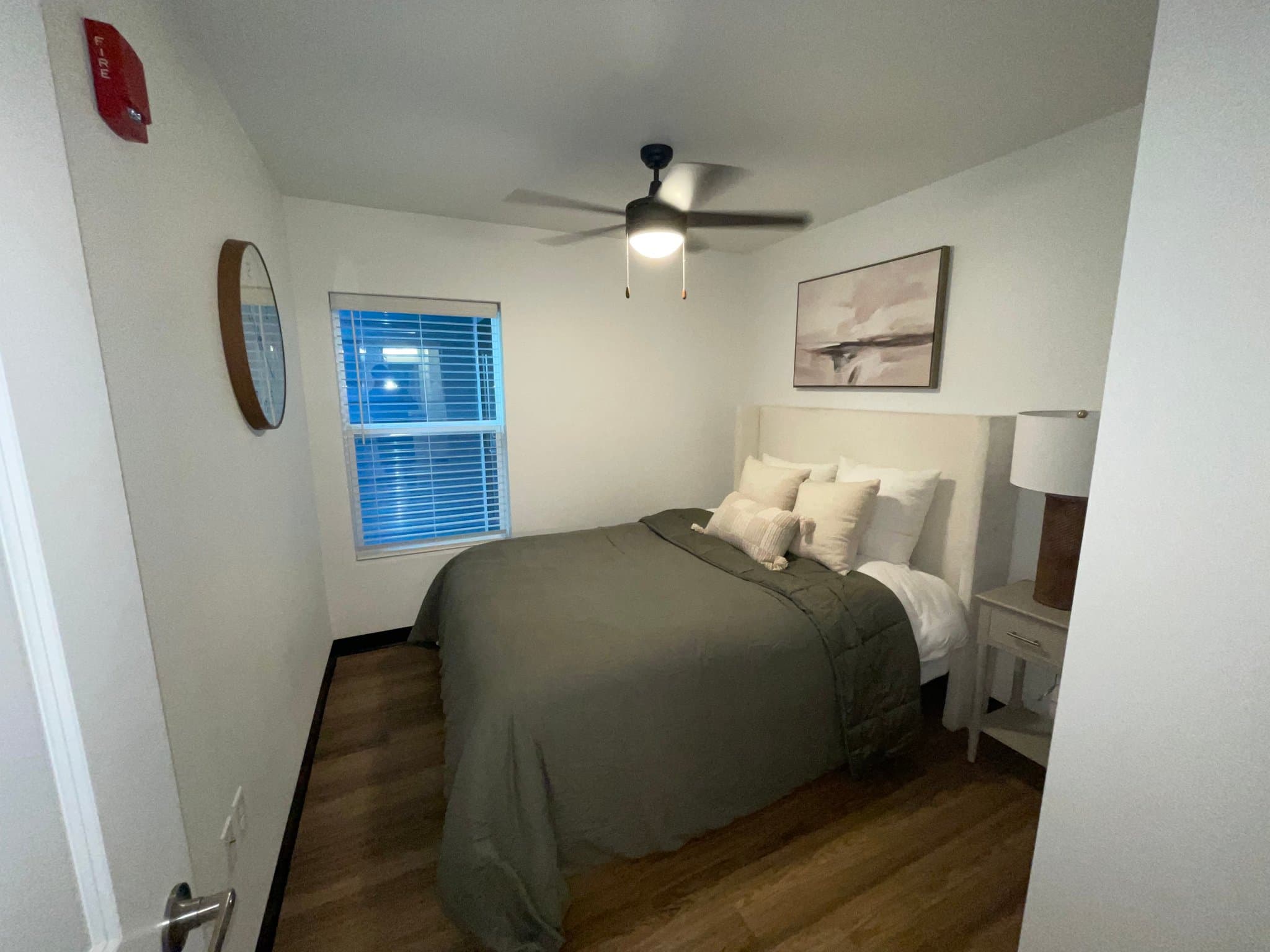 Springfield Apartment: 411 W Commercial