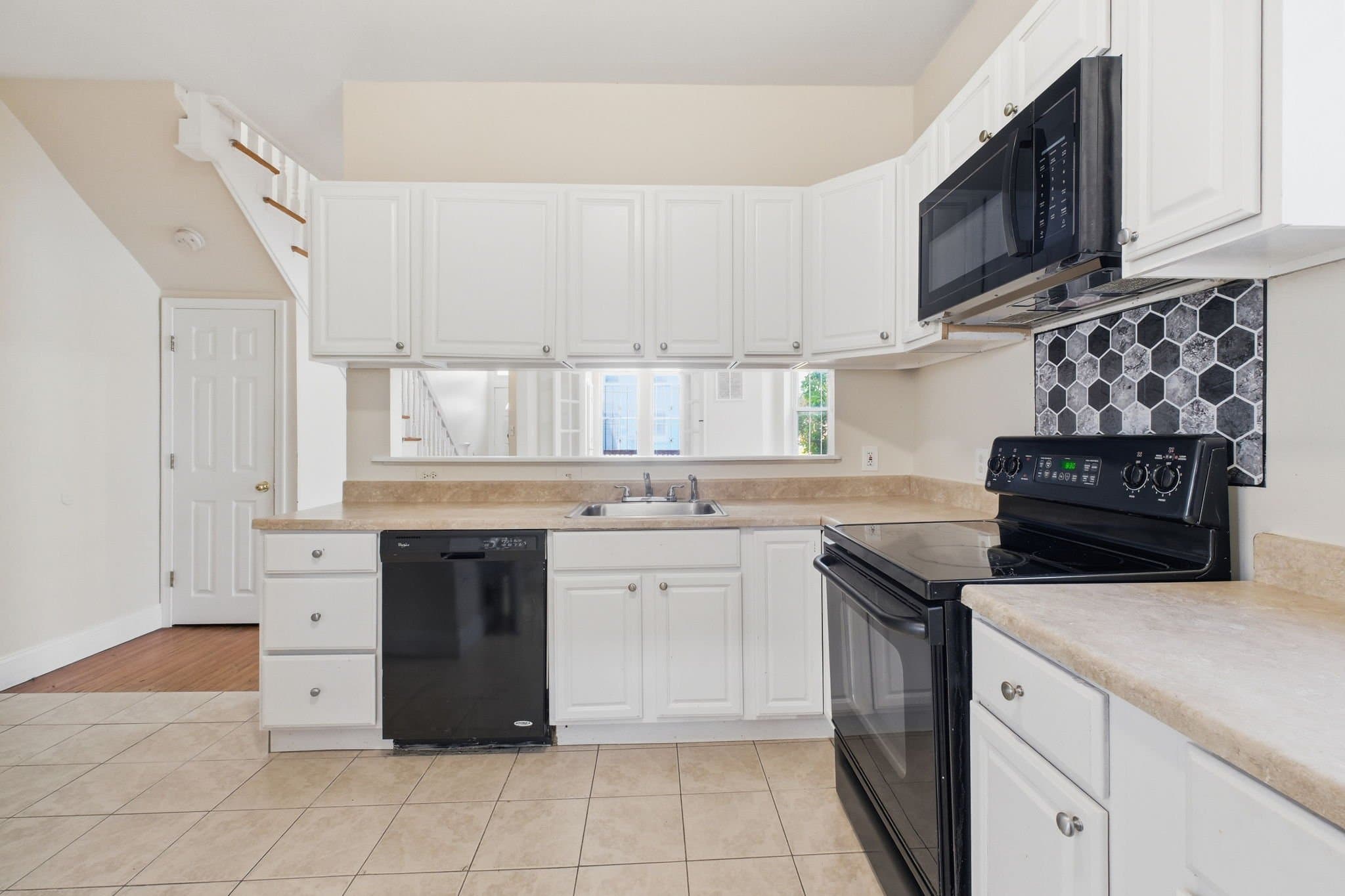 Washington Townhome: 720 Gresham Pl NW