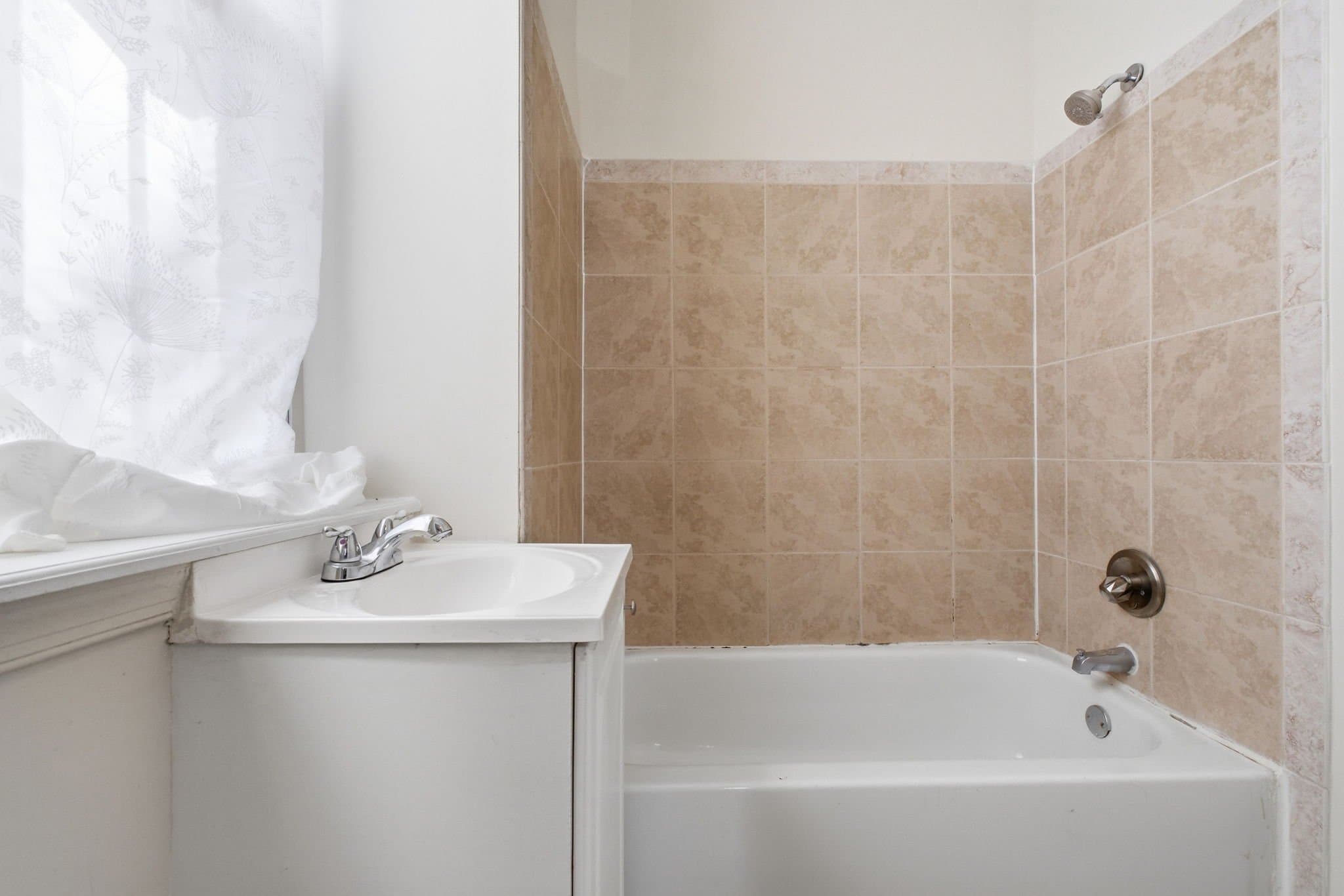 Washington Townhome: 720 Gresham Pl NW