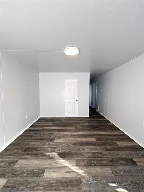 Edmond House: 301 Winding Ln