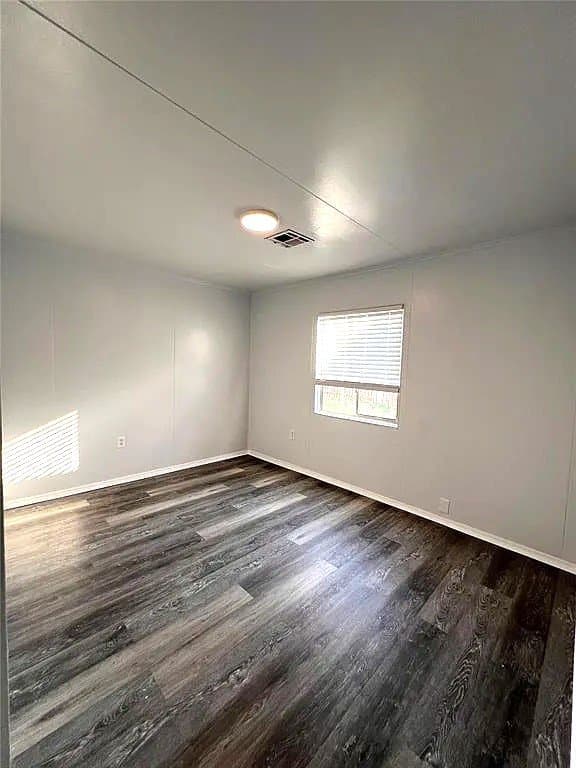 Edmond House: 301 Winding Ln