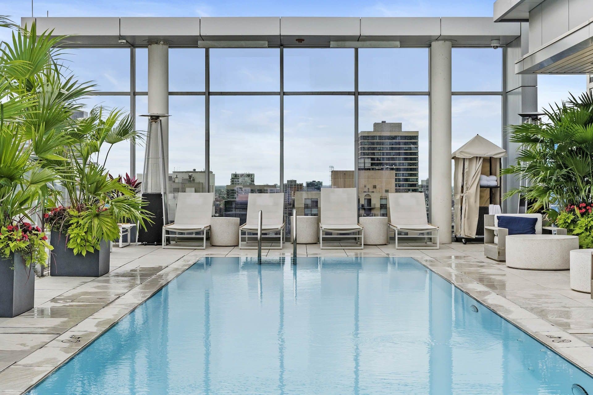 Chicago Condo: 6 E Huron St