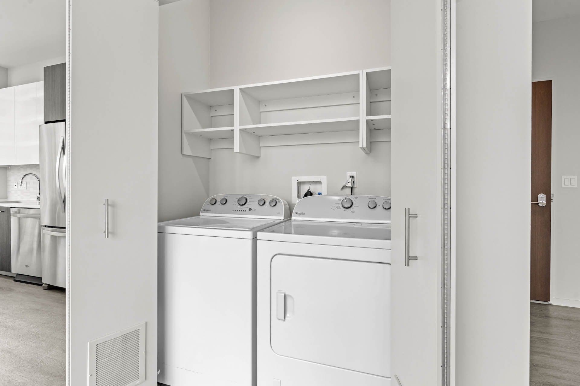 Chicago Condo: 6 E Huron St