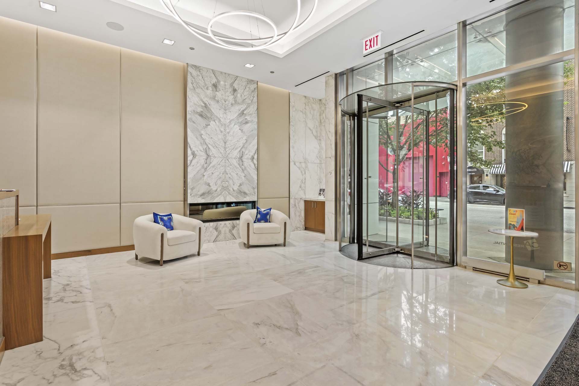 Chicago Condo: 6 E Huron St