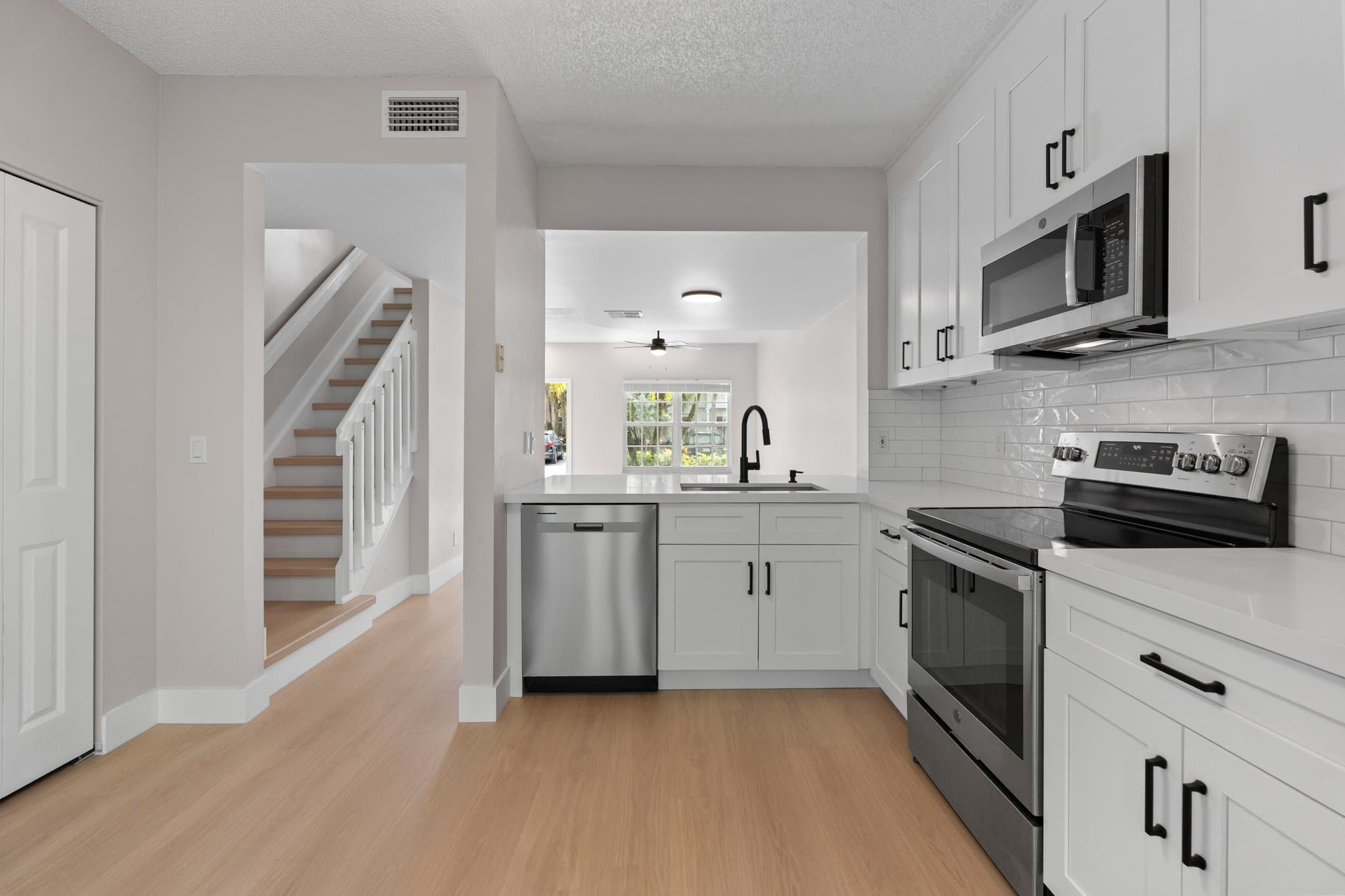 Plantation Condo: 149 SW 96th Ter