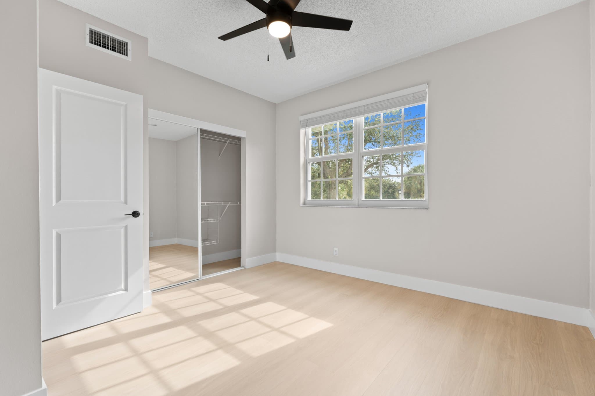 Plantation Condo: 149 SW 96th Ter