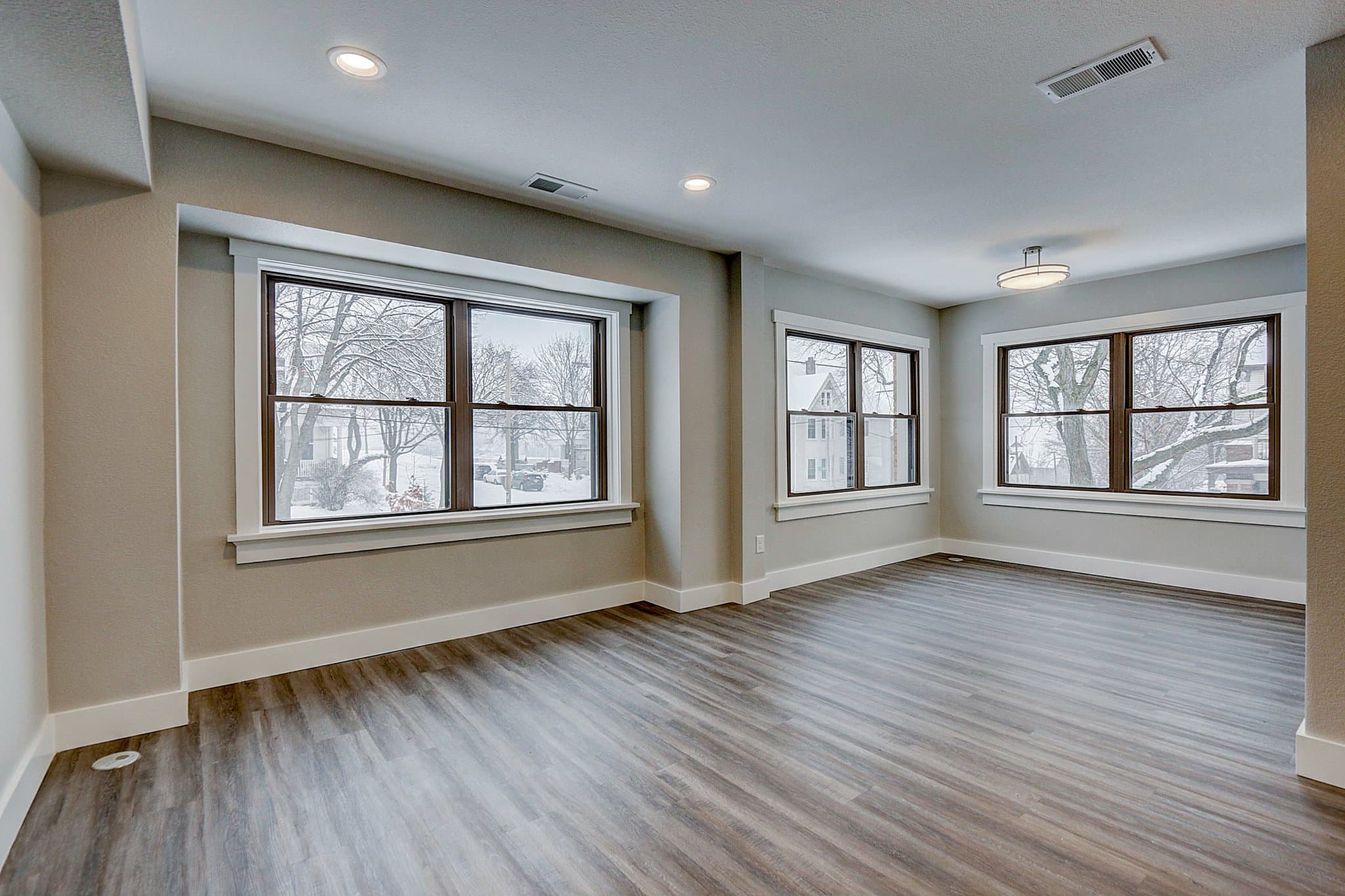 Milwaukee Apartment: 2105 N Booth St