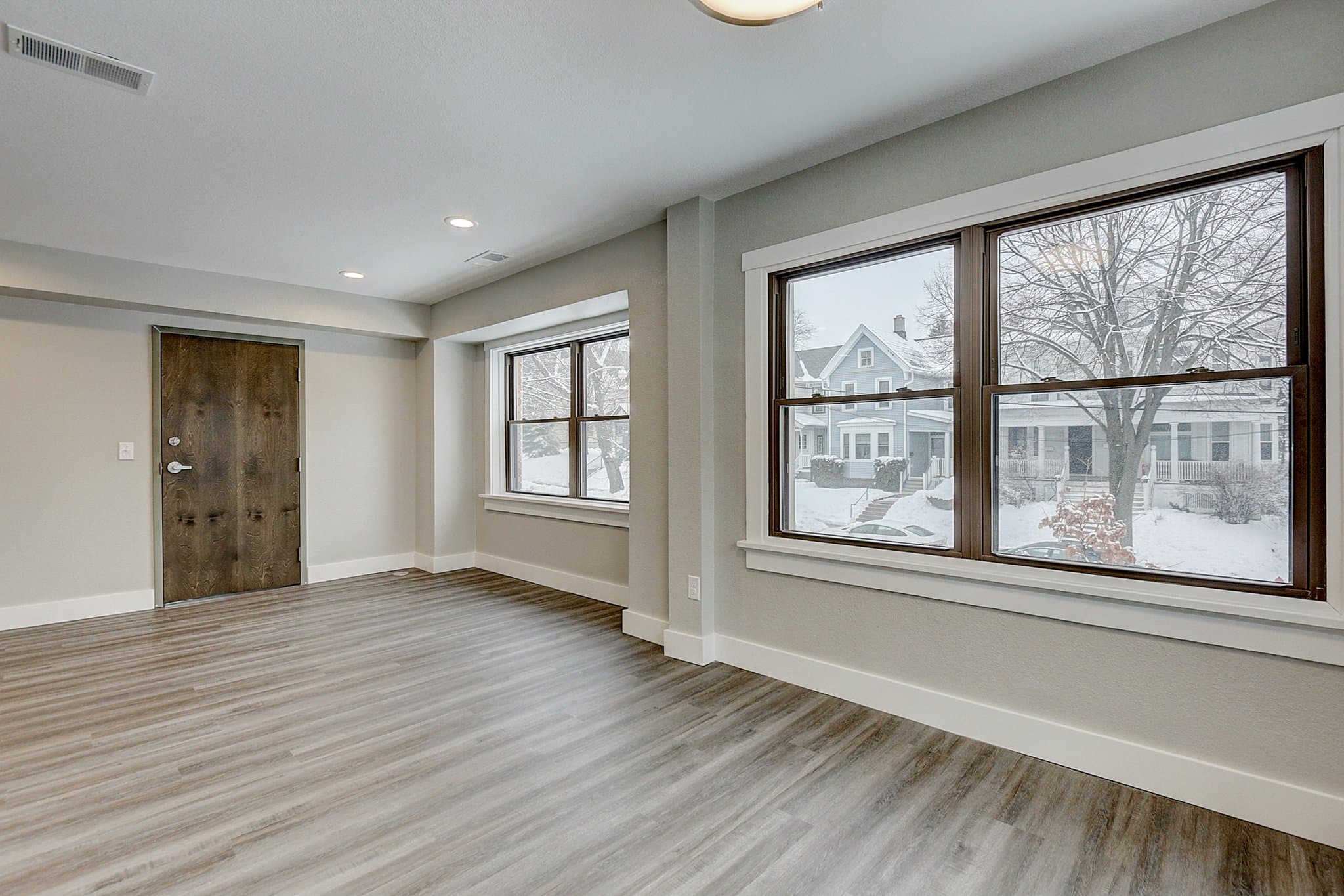 Milwaukee Apartment: 2105 N Booth St